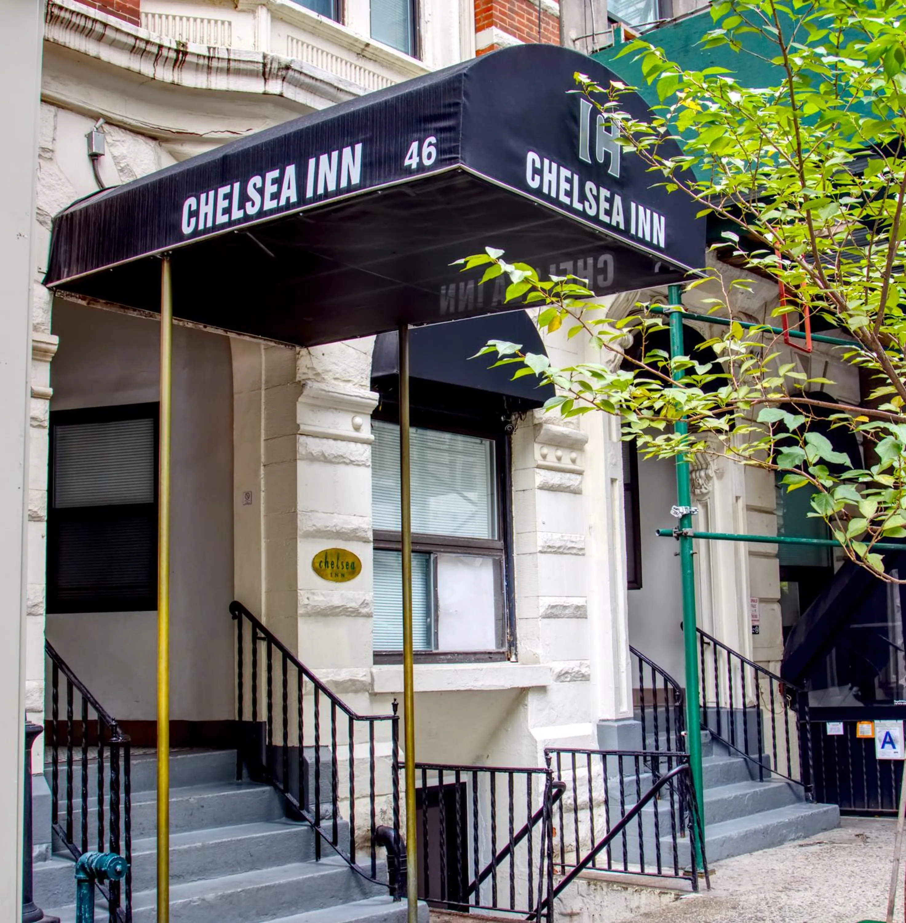 Facade/entrance in Chelsea Inn