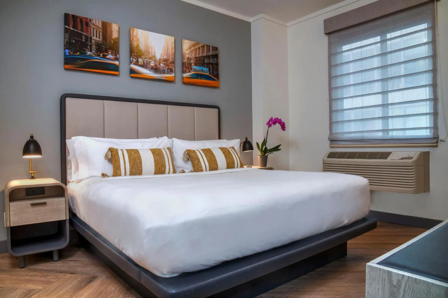 Bed in Citadines Connect Fifth Avenue New York