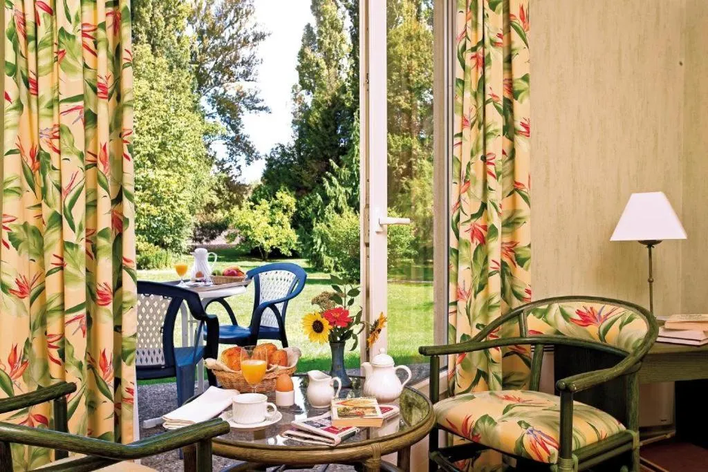 Logis Hôtel du Pont Neuf