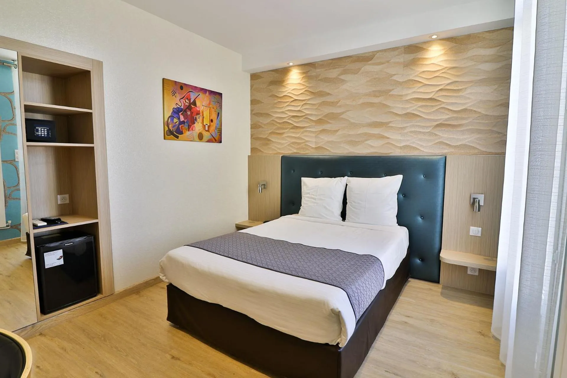 Bedroom, Bed in Hôtel Provençal