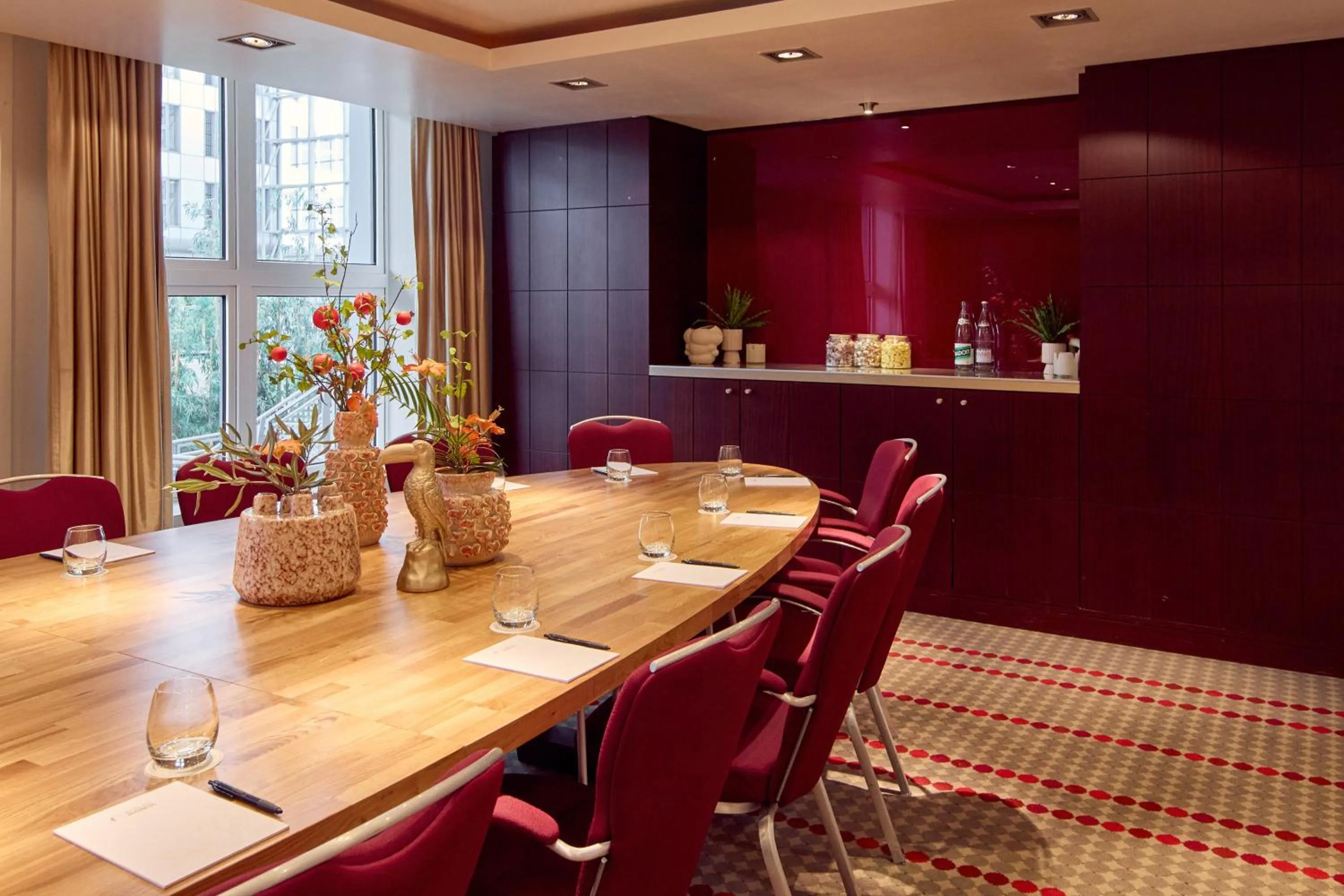 Meeting/conference room in Van der Valk Hotel Paris CDG Airport