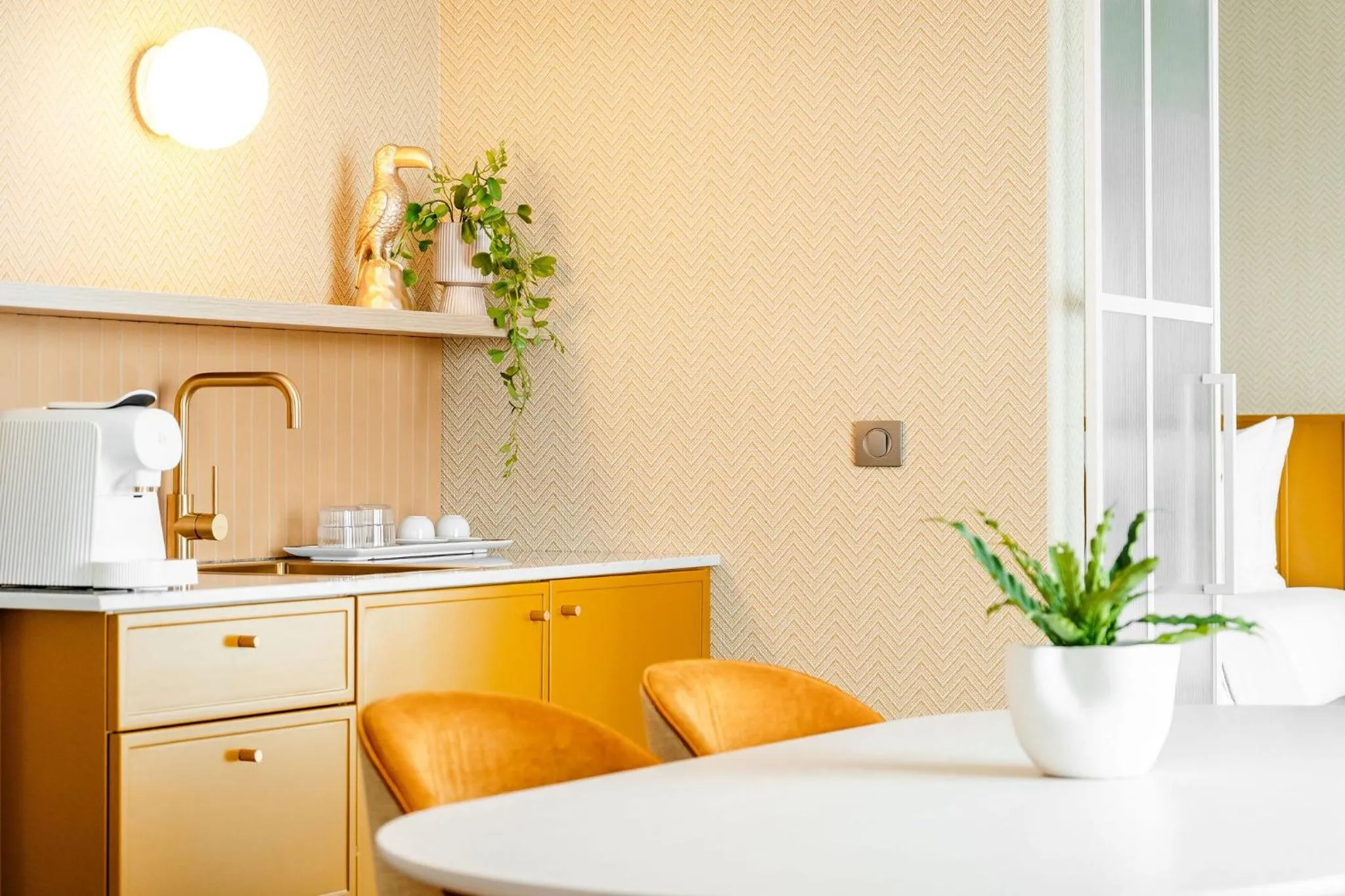 Coffee/tea facilities in Van der Valk Hotel Paris CDG Airport