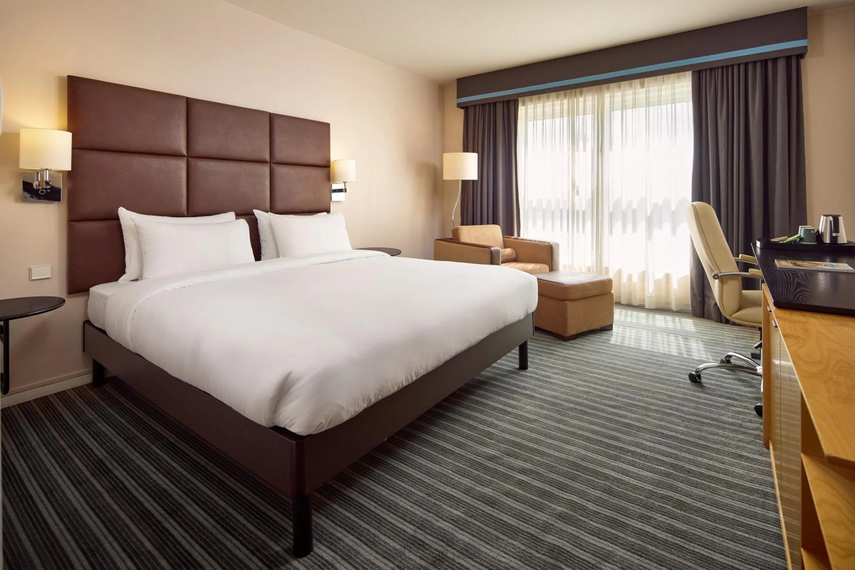 Bedroom, Bed in Van der Valk Hotel Paris CDG Airport