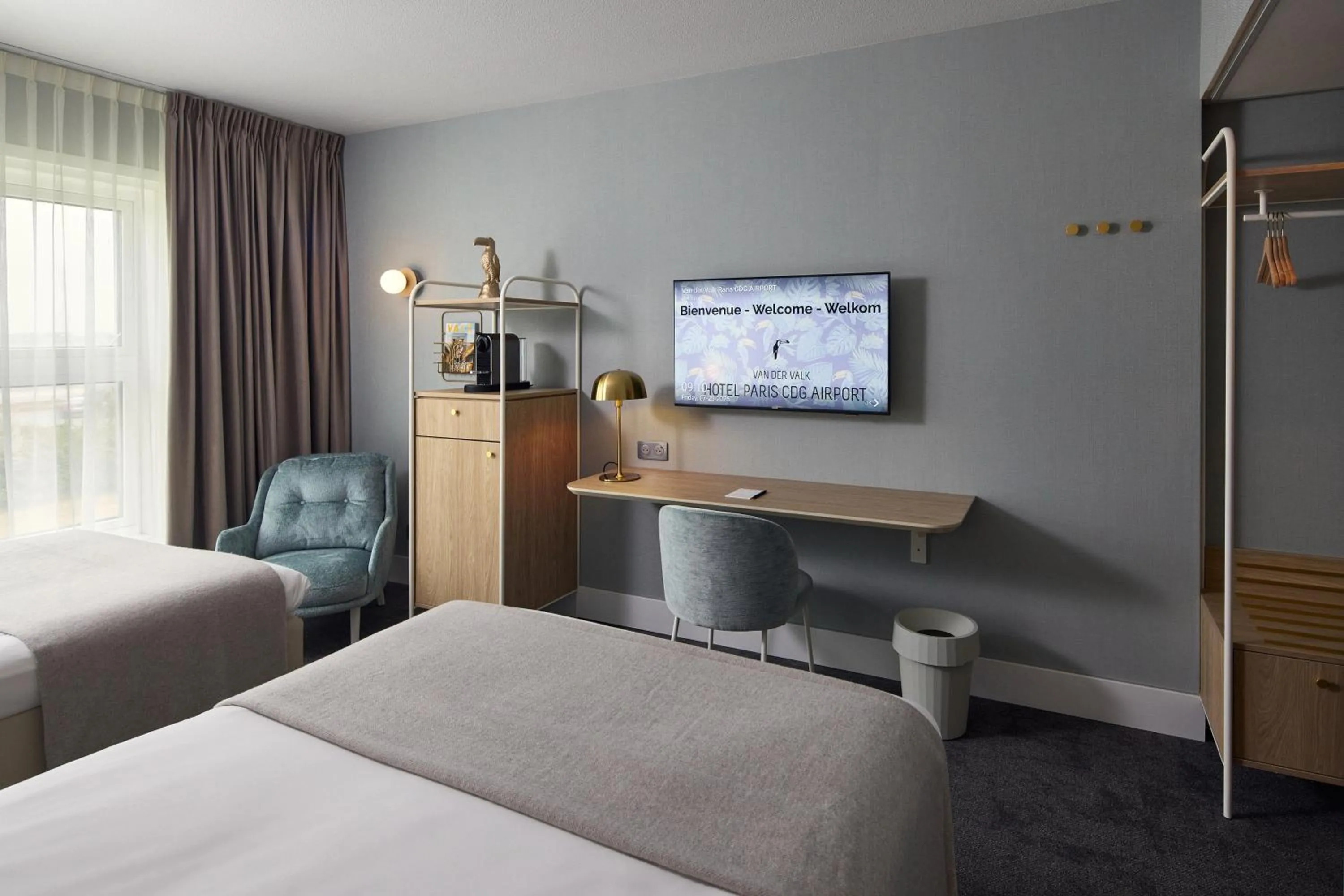 TV and multimedia, Bed in Van der Valk Hotel Paris CDG Airport
