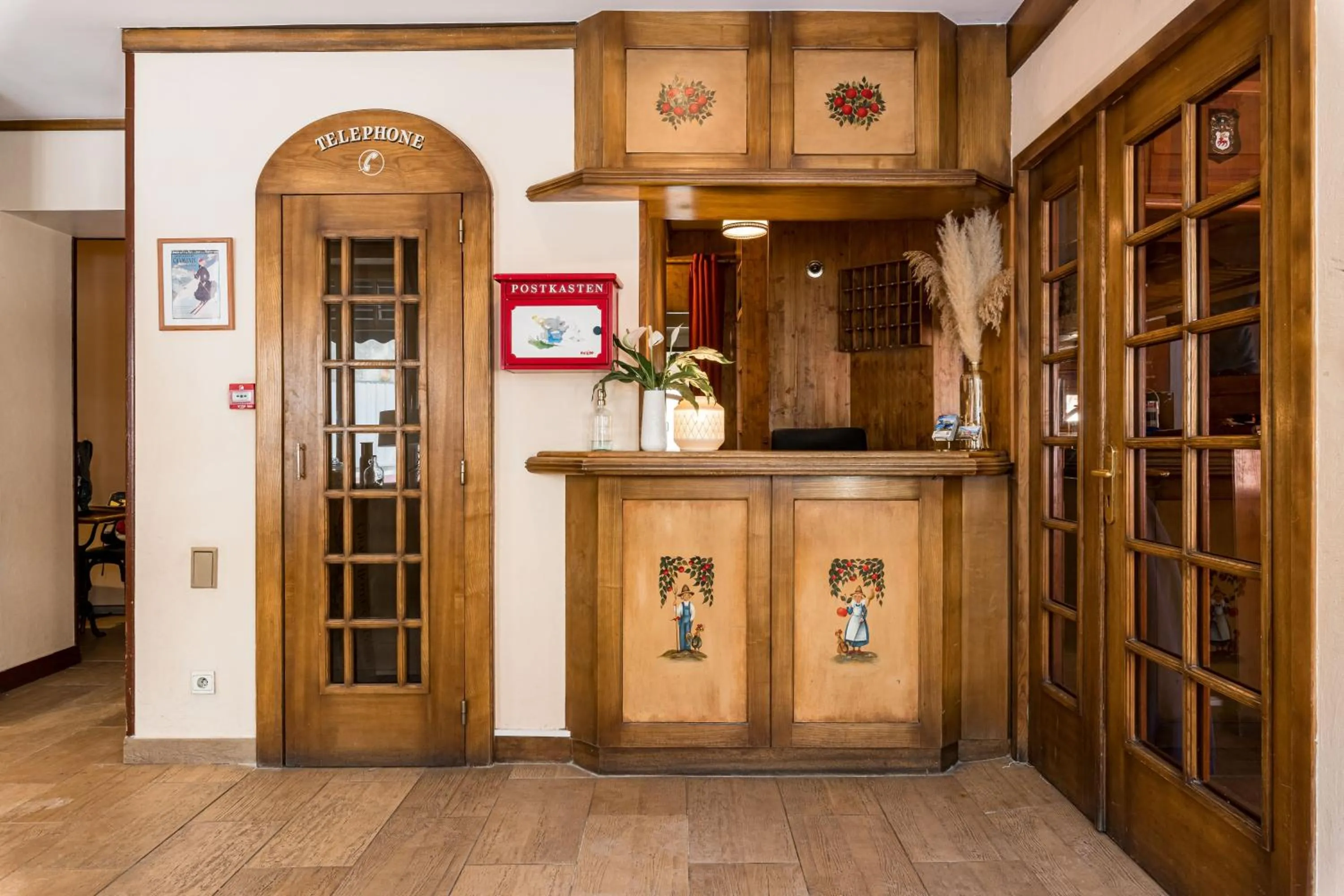 Lobby or reception in Hôtel Vallée Blanche