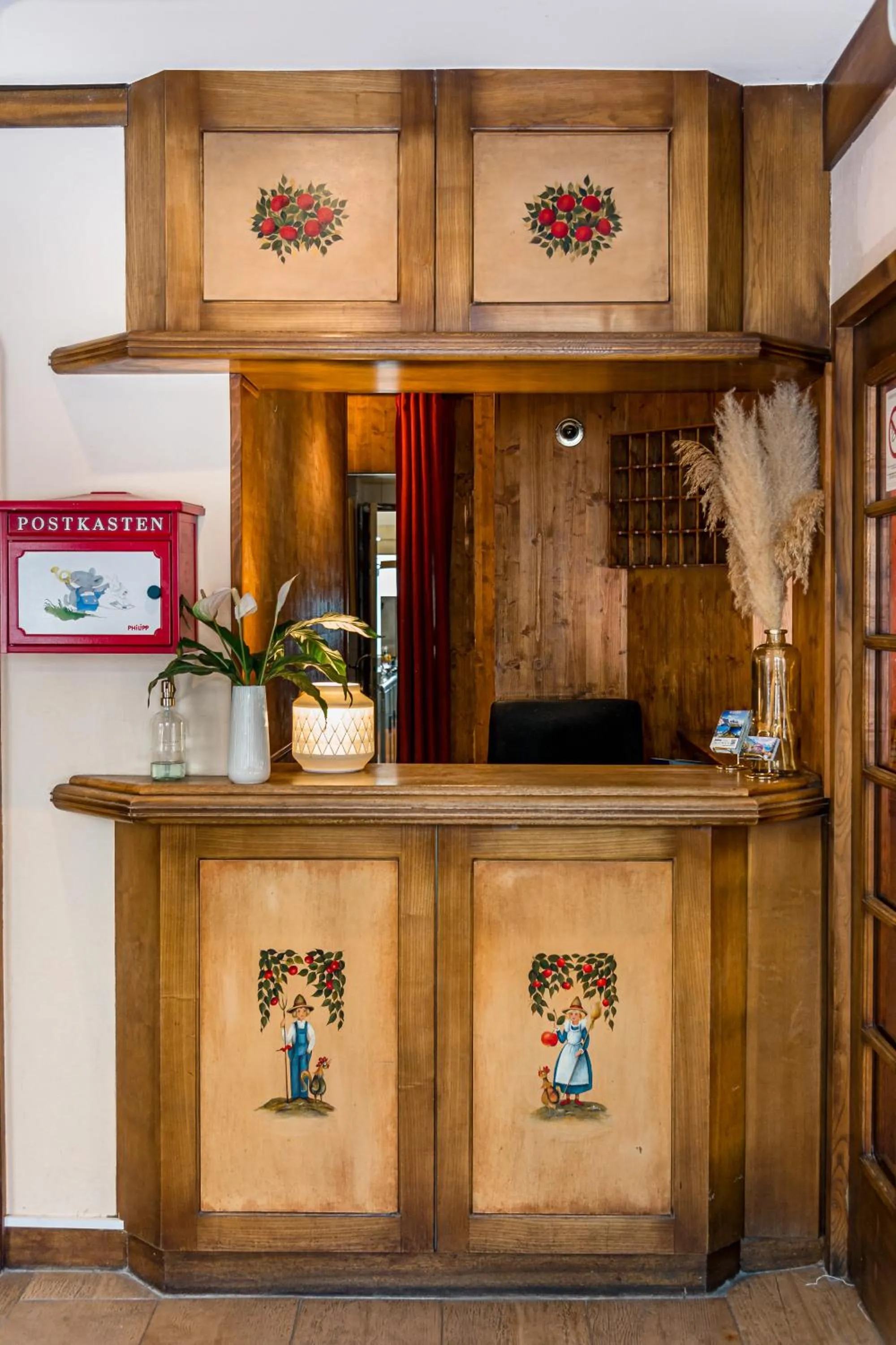 Lobby or reception in Hôtel Vallée Blanche