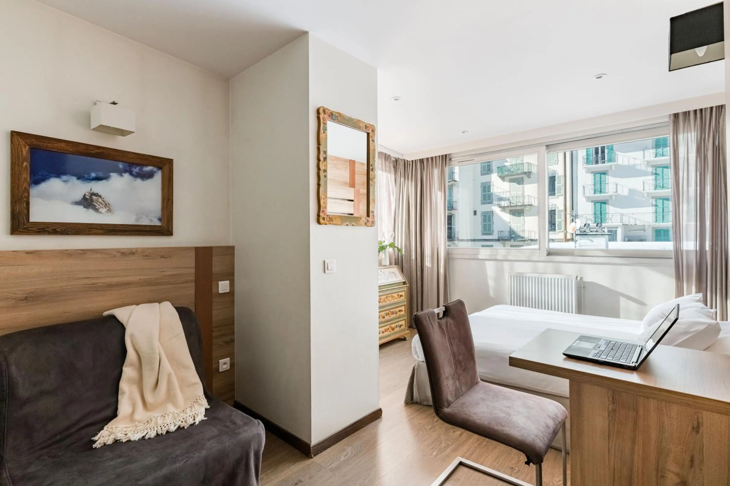 Photo of the whole room, Bed in Hôtel Vallée Blanche