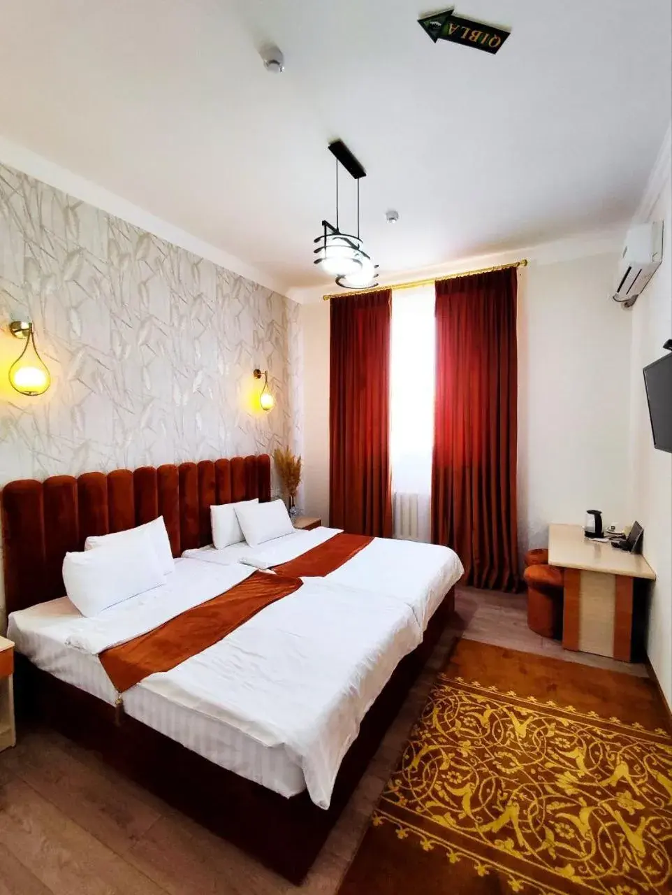 Twin Room with Shower - single occupancy in Asem Hotel Twin Room with Shower - single occupancy in Asem Hotel