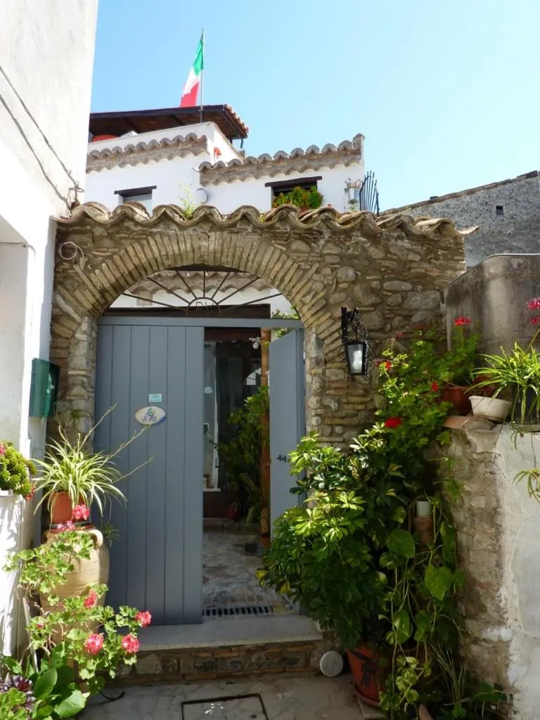 Property building in B&B Amphisya