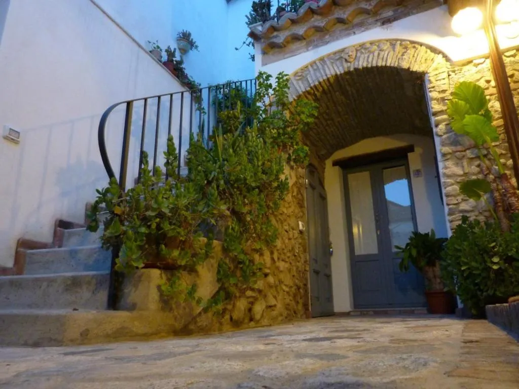 Property building in B&B Amphisya