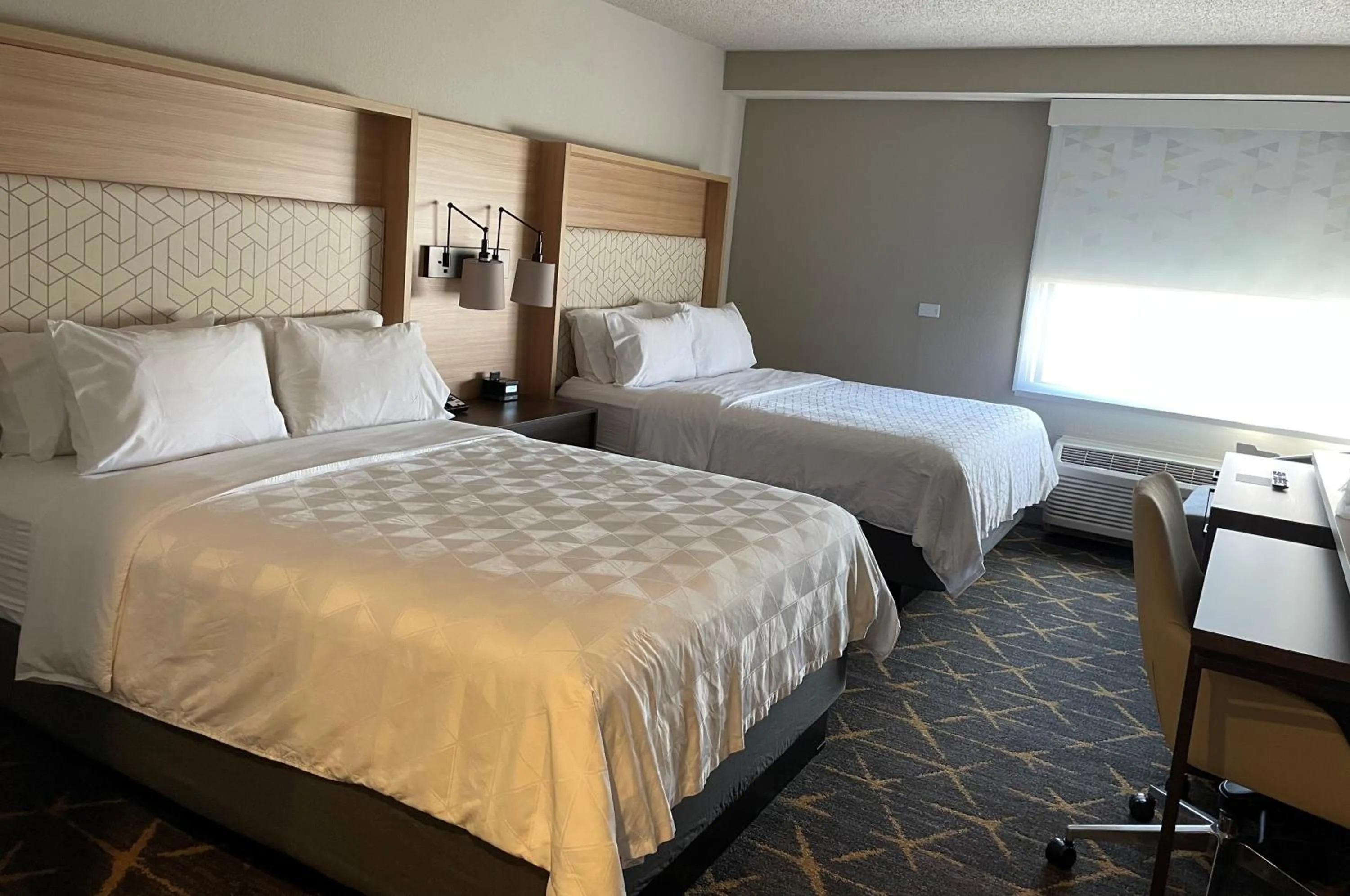 Bed in Holiday Inn Hotel & Suites Chicago - Downtown by IHG