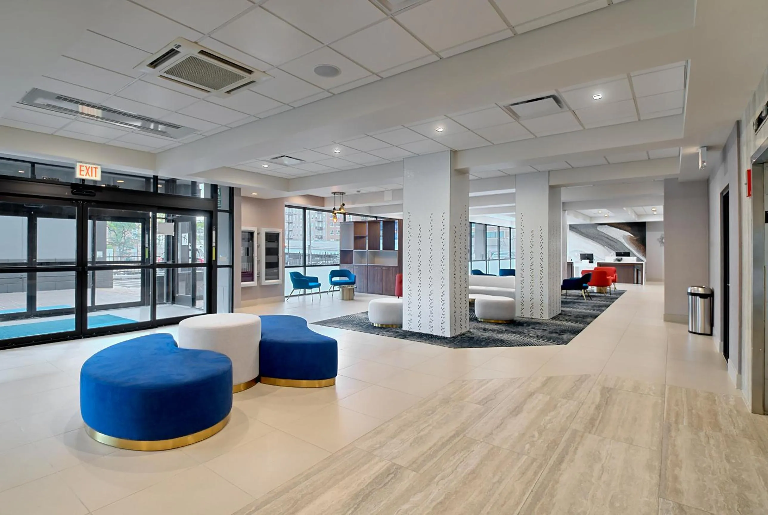 Lobby or reception in Holiday Inn Hotel & Suites Chicago - Downtown by IHG