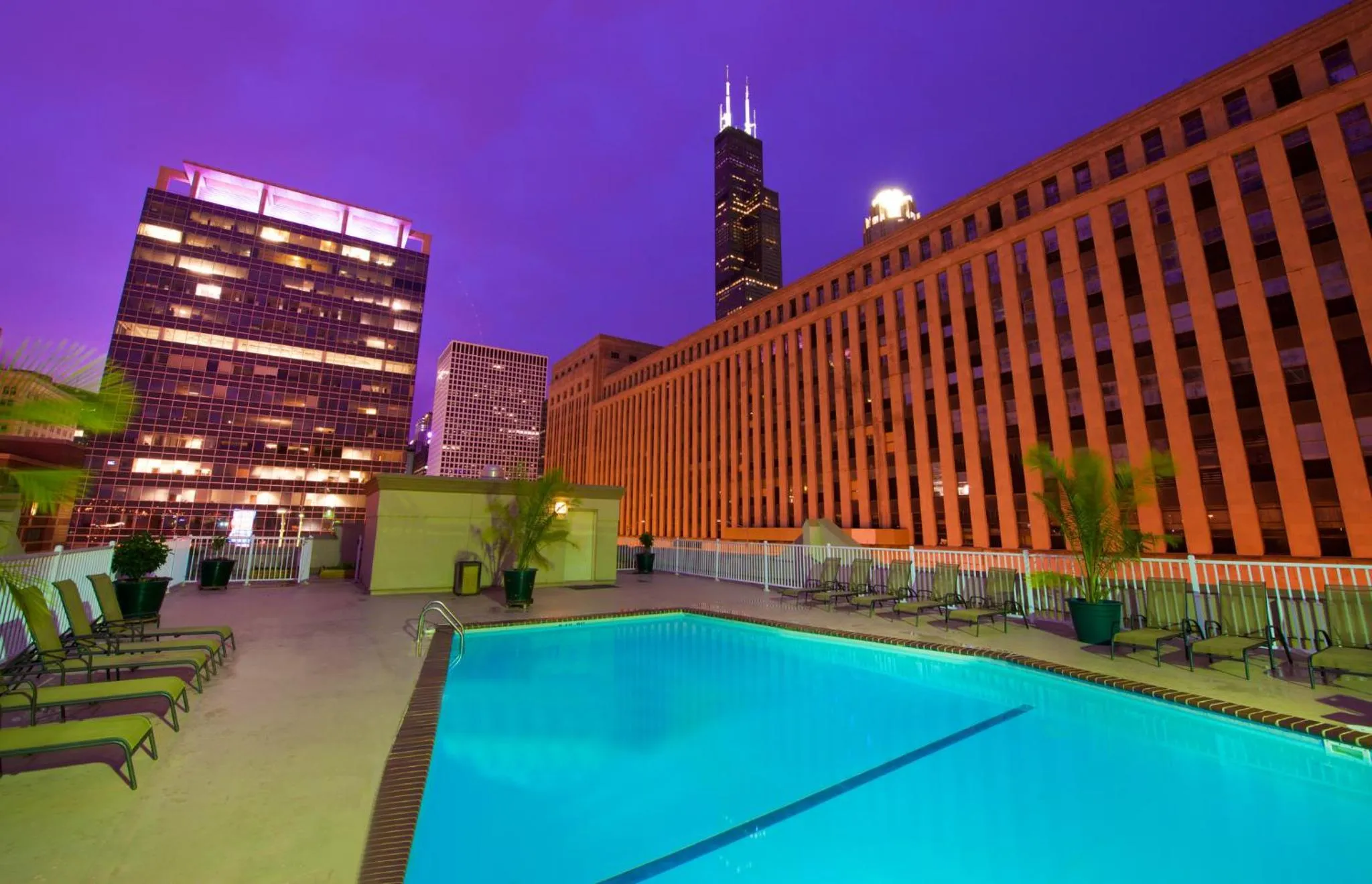 Swimming pool in Holiday Inn Hotel & Suites Chicago - Downtown by IHG