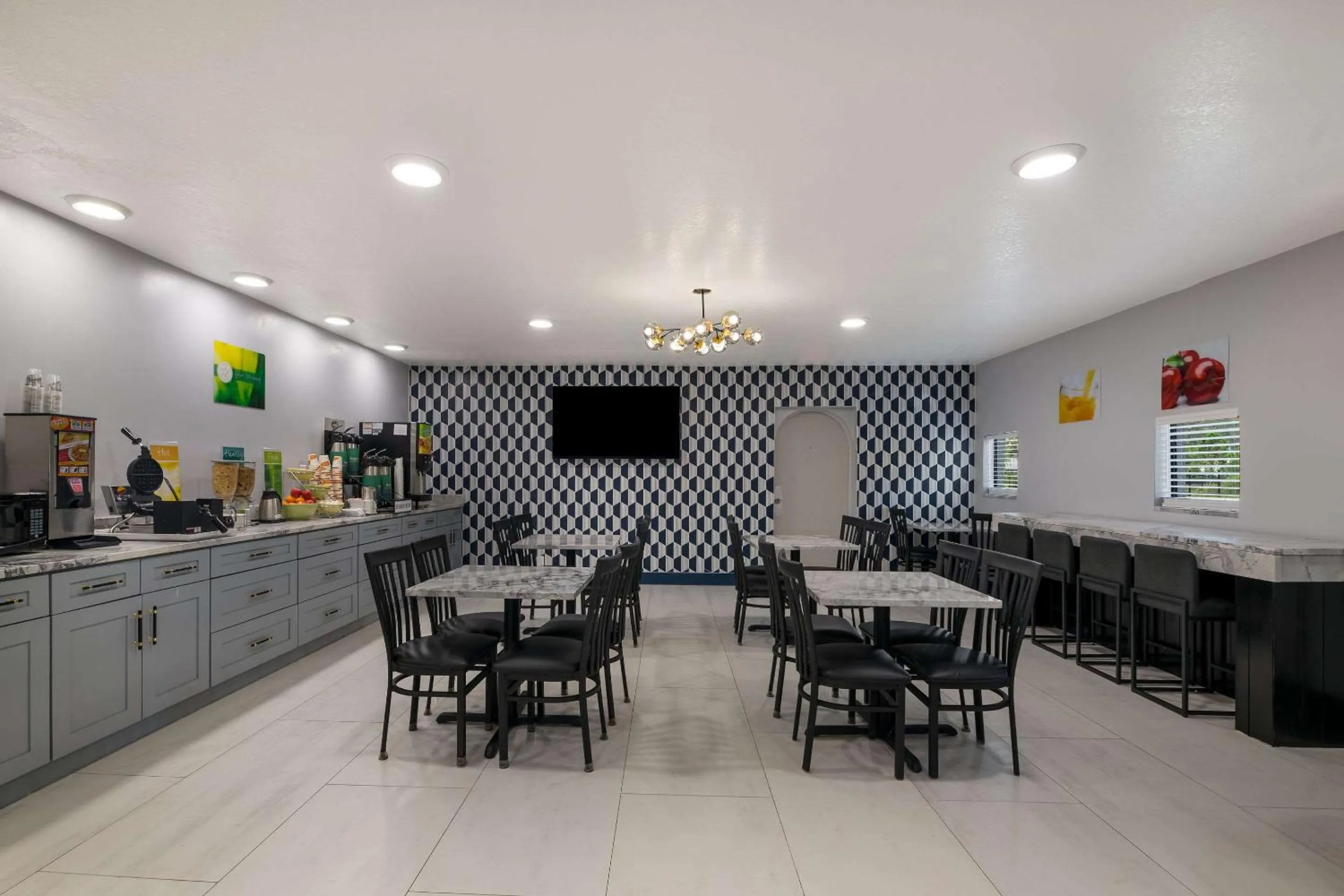 Breakfast in Quality Inn & Suites Altamonte Springs Orlando-North