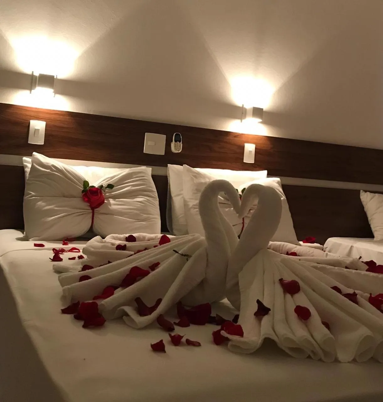 Decorative detail, Bed in Hotel Garrafão Boituva - 5 min da Rod Castelo Branco KM 116