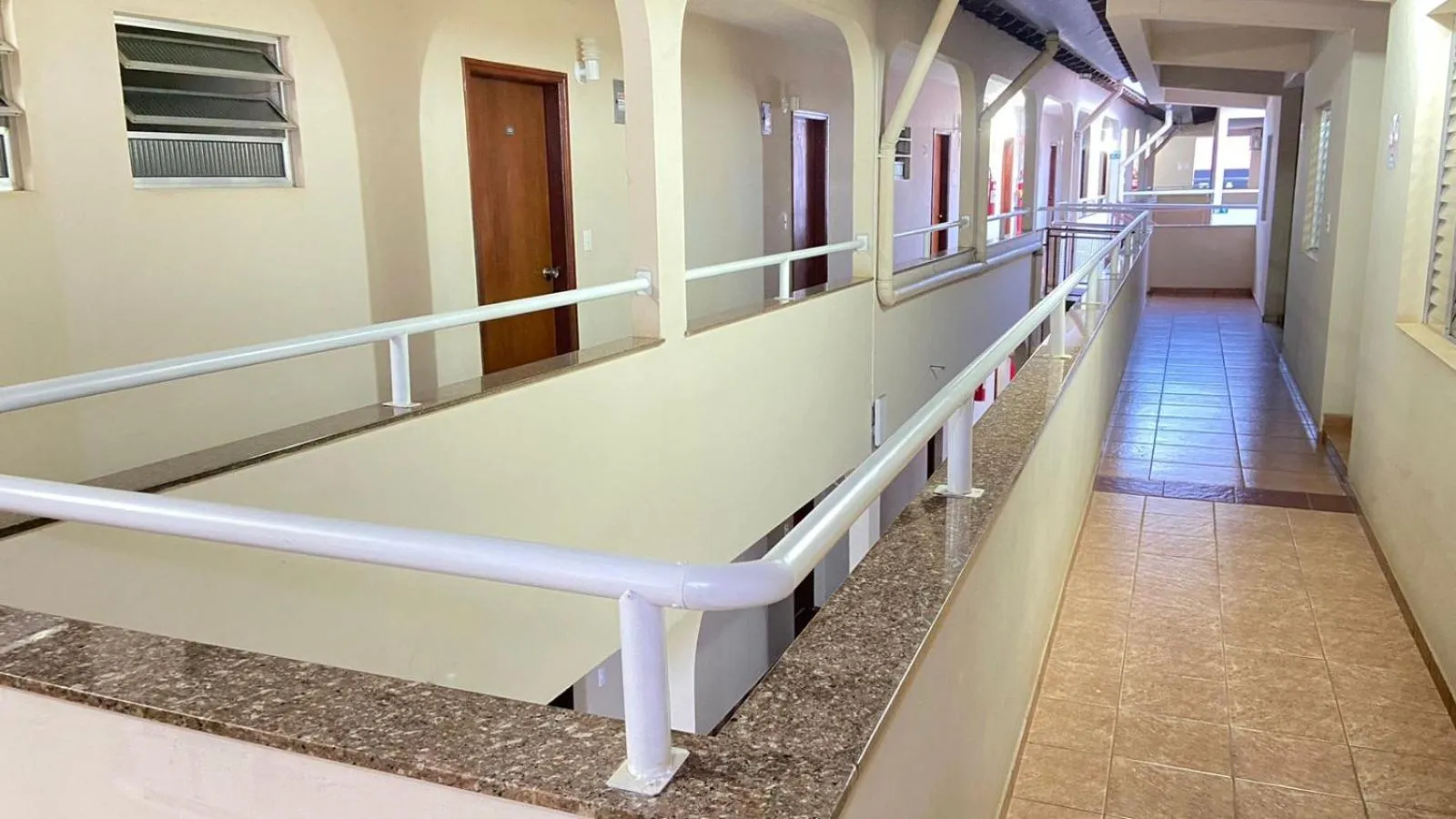 Property building in Hotel Garrafão Boituva - 5 min da Rod Castelo Branco KM 116