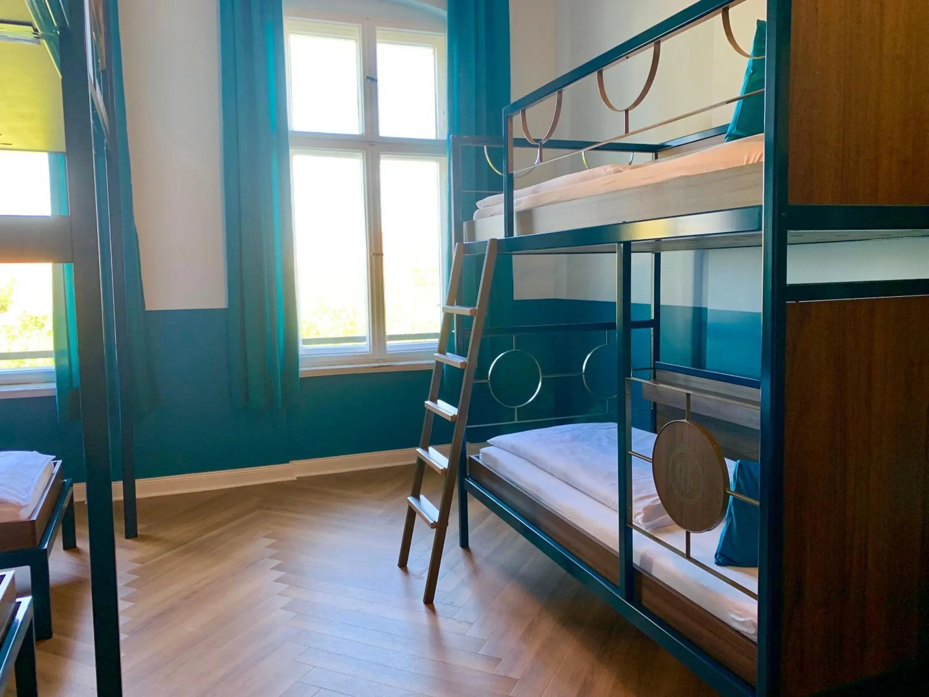 Bed in 4-Bed Mixed Dormitory Room with Shared Bathroom in Grand Hostel Berlin Classic Bed in 4-Bed Mixed Dormitory Room with Shared Bathroom in Grand Hostel Berlin Classic