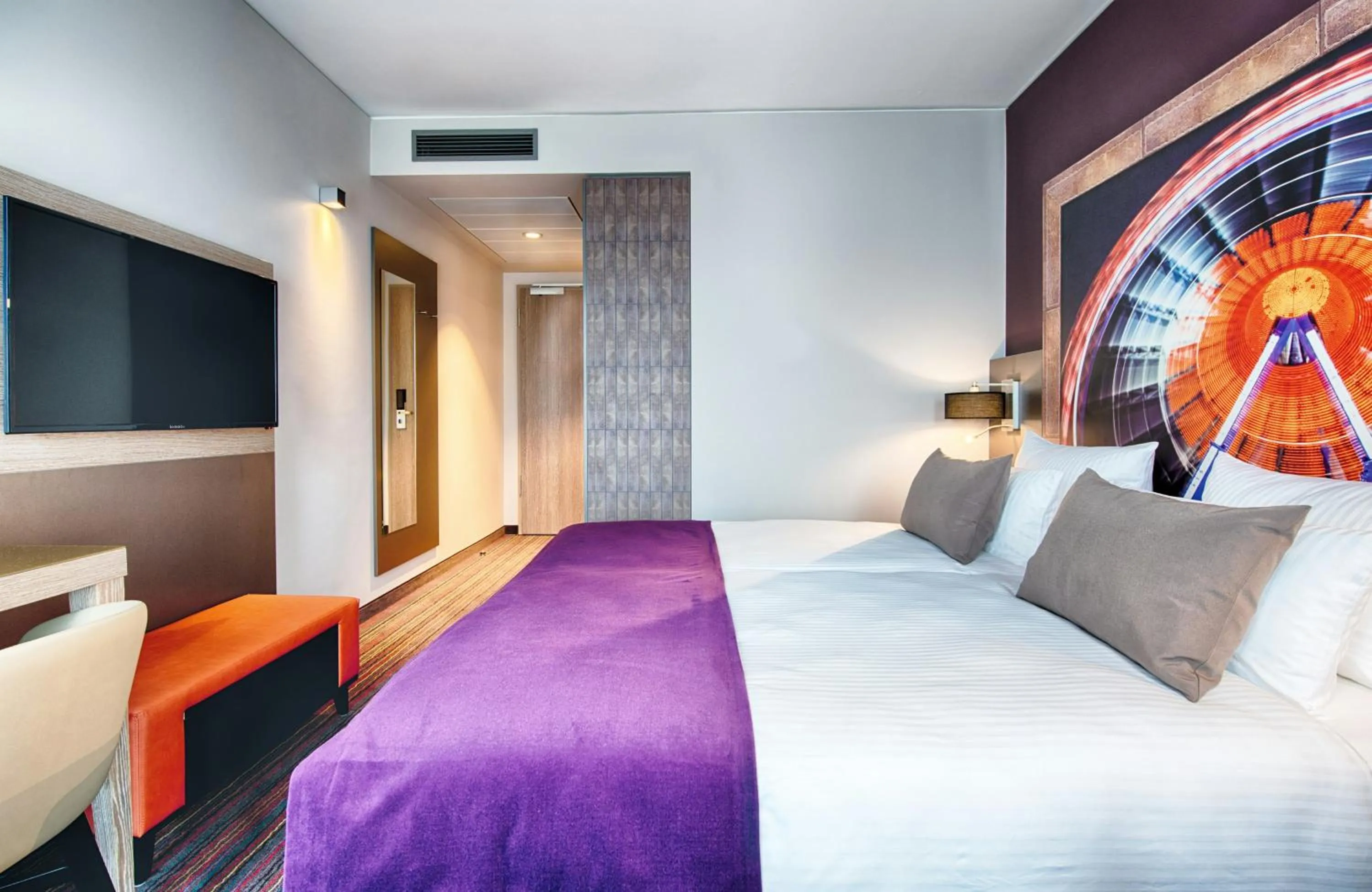 Photo of the whole room, Bed in Leonardo Hotel Munich City South