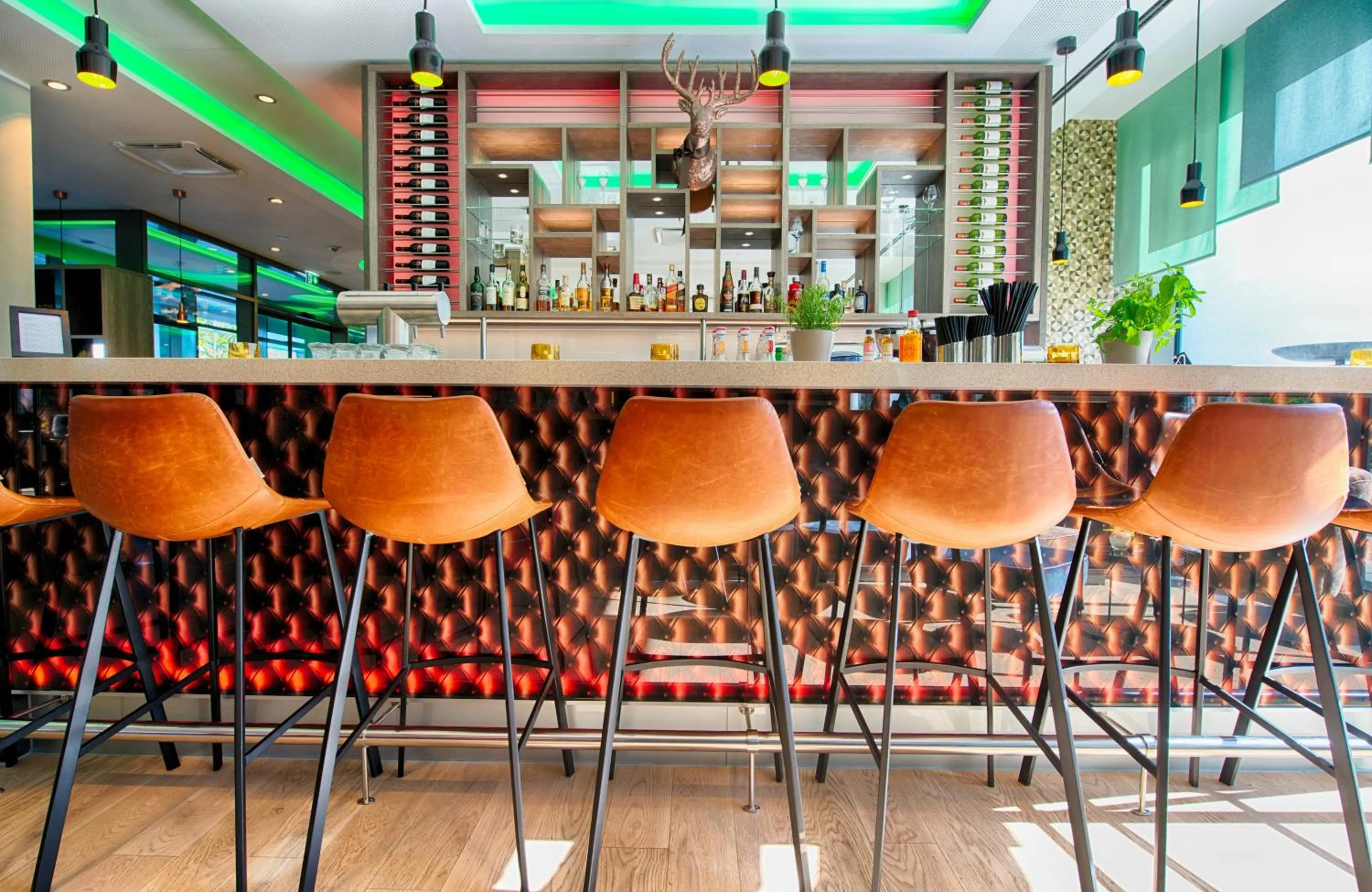 Lounge or bar in Leonardo Hotel Munich City South