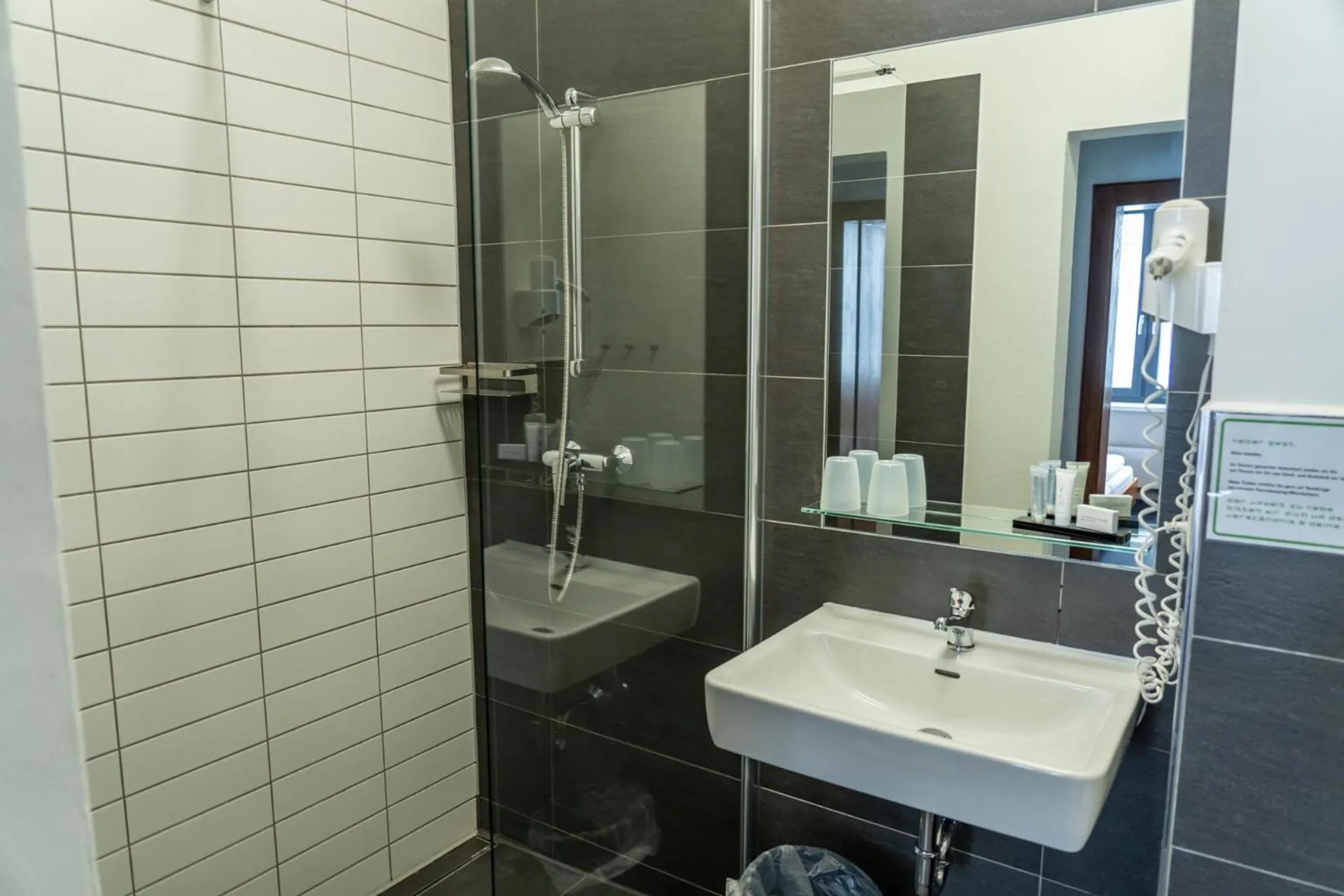 Bathroom in k1 sporthotel - Bike & Ski inklusive Hotel