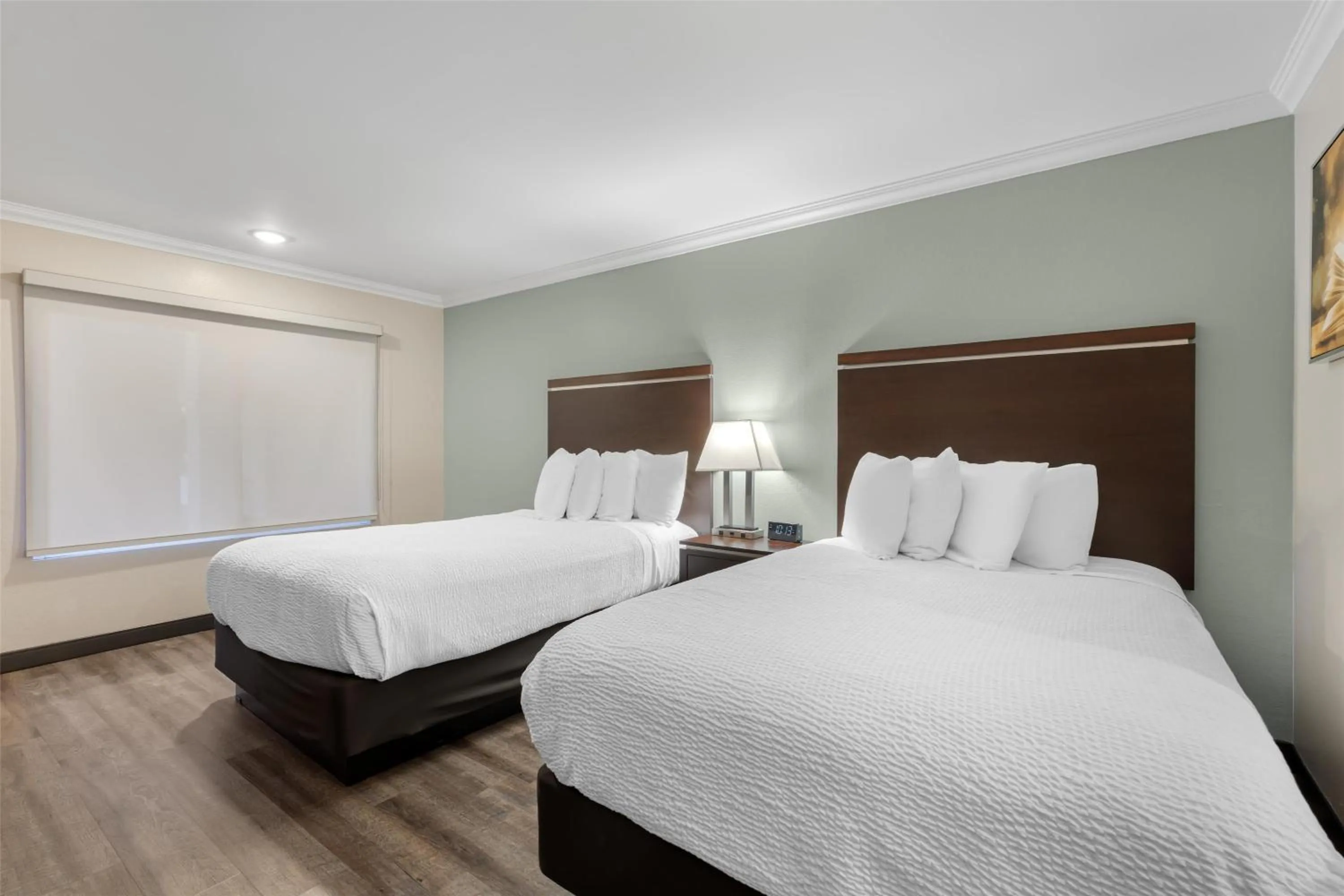 Bedroom, Bed in Best Western Courtesy Inn Hotel - Anaheim Resort at the Park