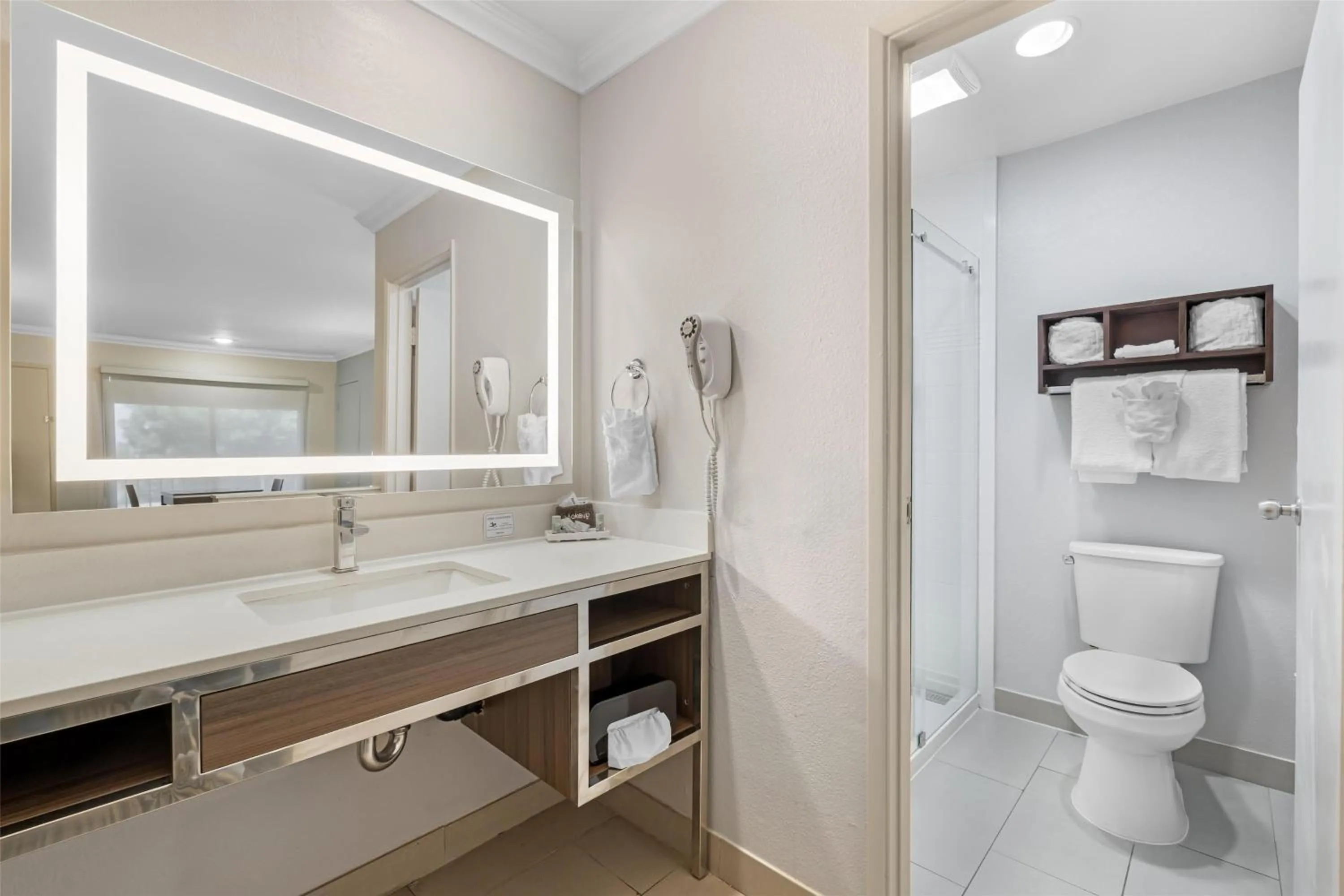 Bathroom in Best Western Courtesy Inn Hotel - Anaheim Resort at the Park