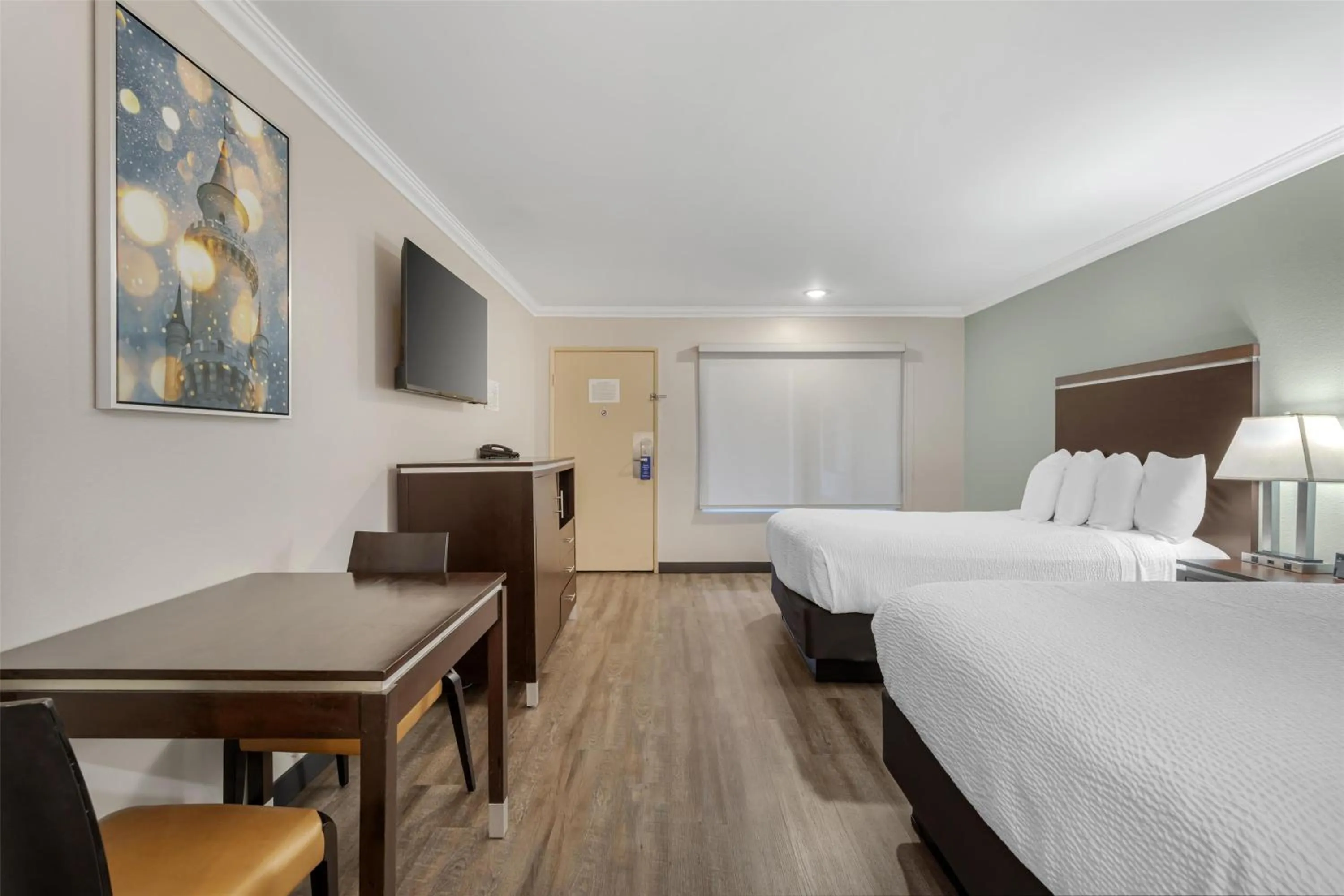 Bedroom, Bed in Best Western Courtesy Inn Hotel - Anaheim Resort at the Park