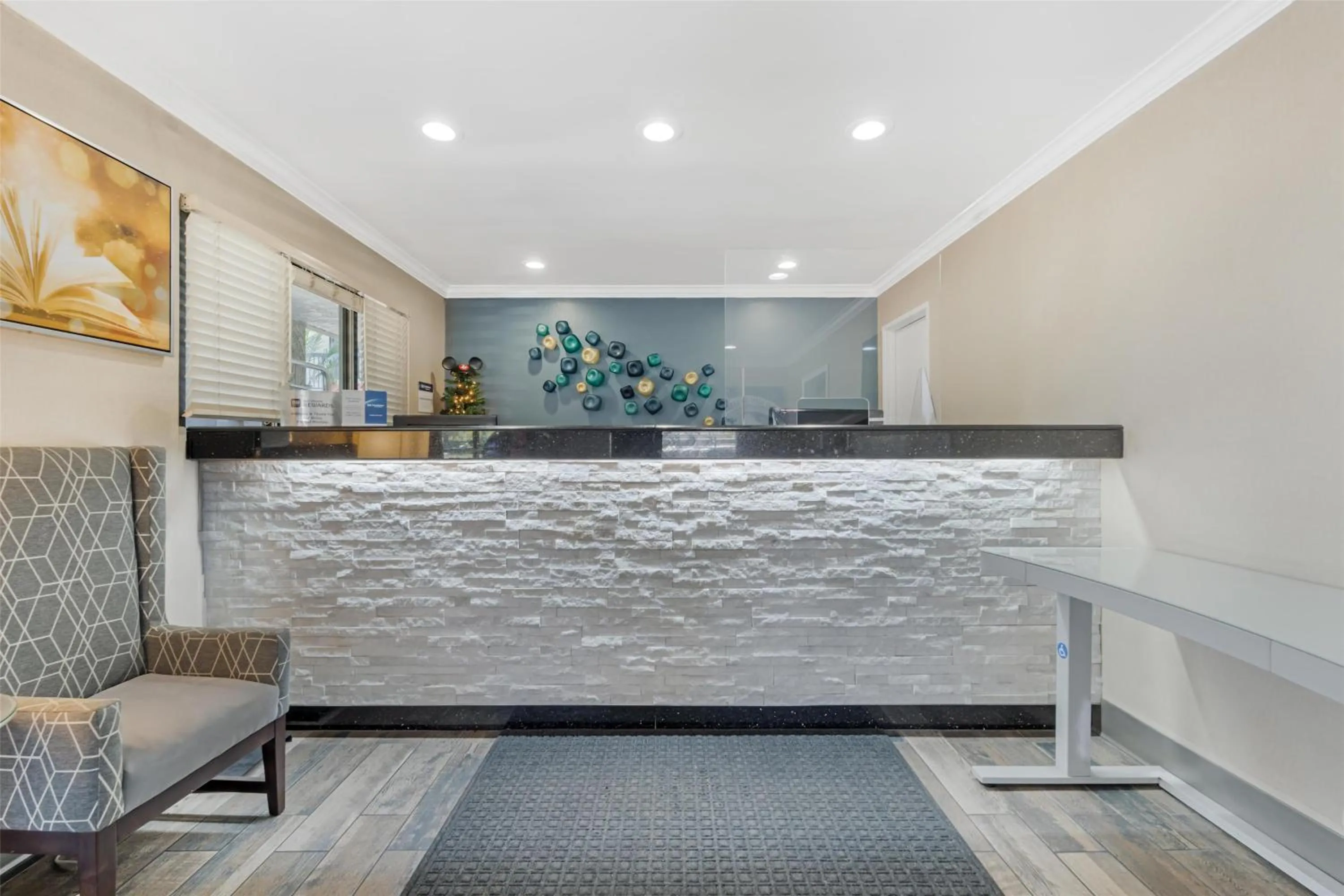 Lobby or reception in Best Western Courtesy Inn Hotel - Anaheim Resort at the Park