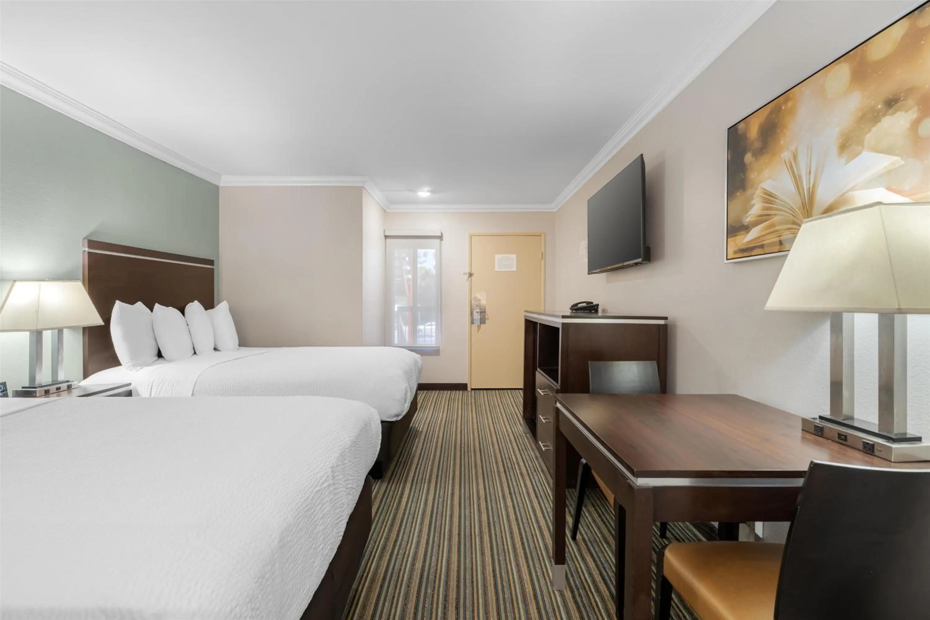 Bedroom, Bed in Best Western Courtesy Inn Hotel - Anaheim Resort at the Park