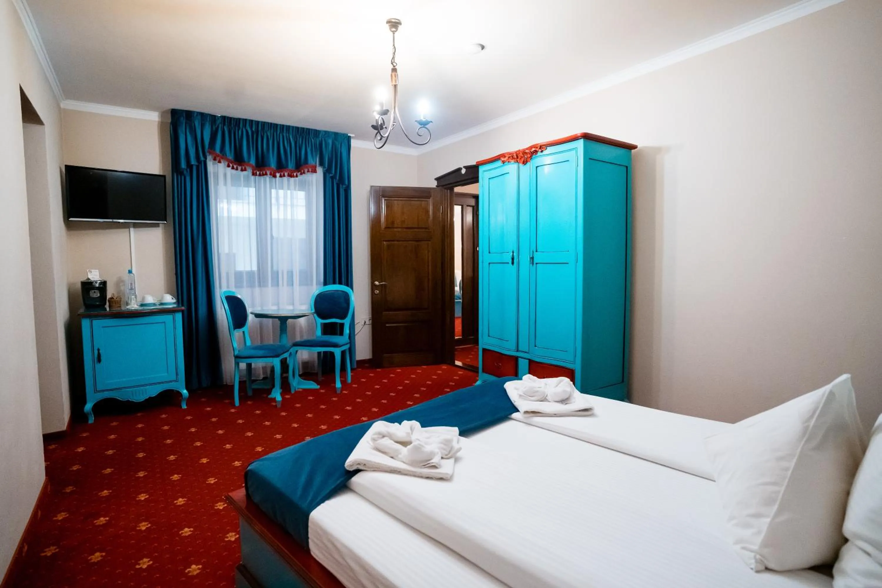 Photo of the whole room, Bed in Rosen Villa Sibiu