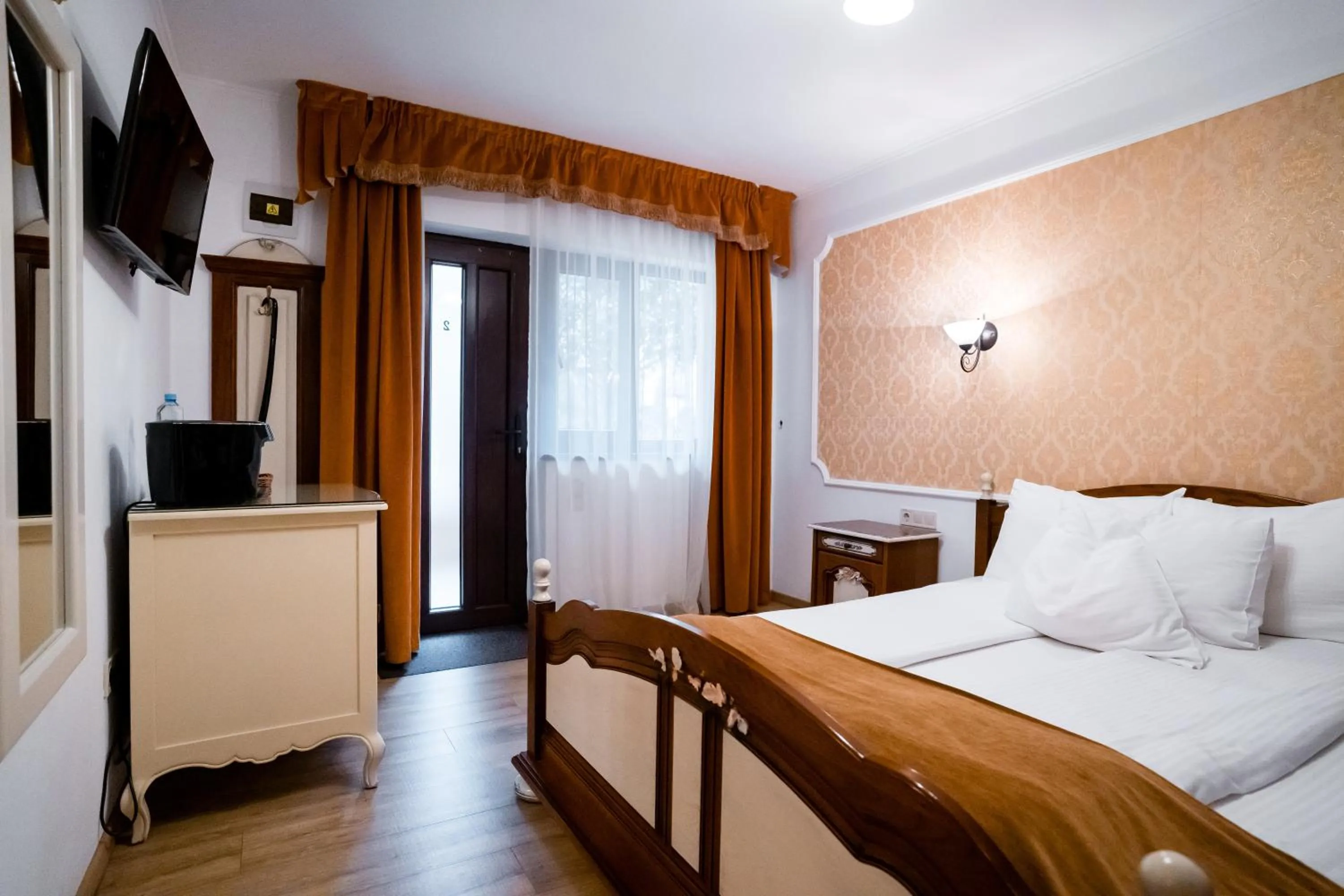 Photo of the whole room, Bed in Rosen Villa Sibiu