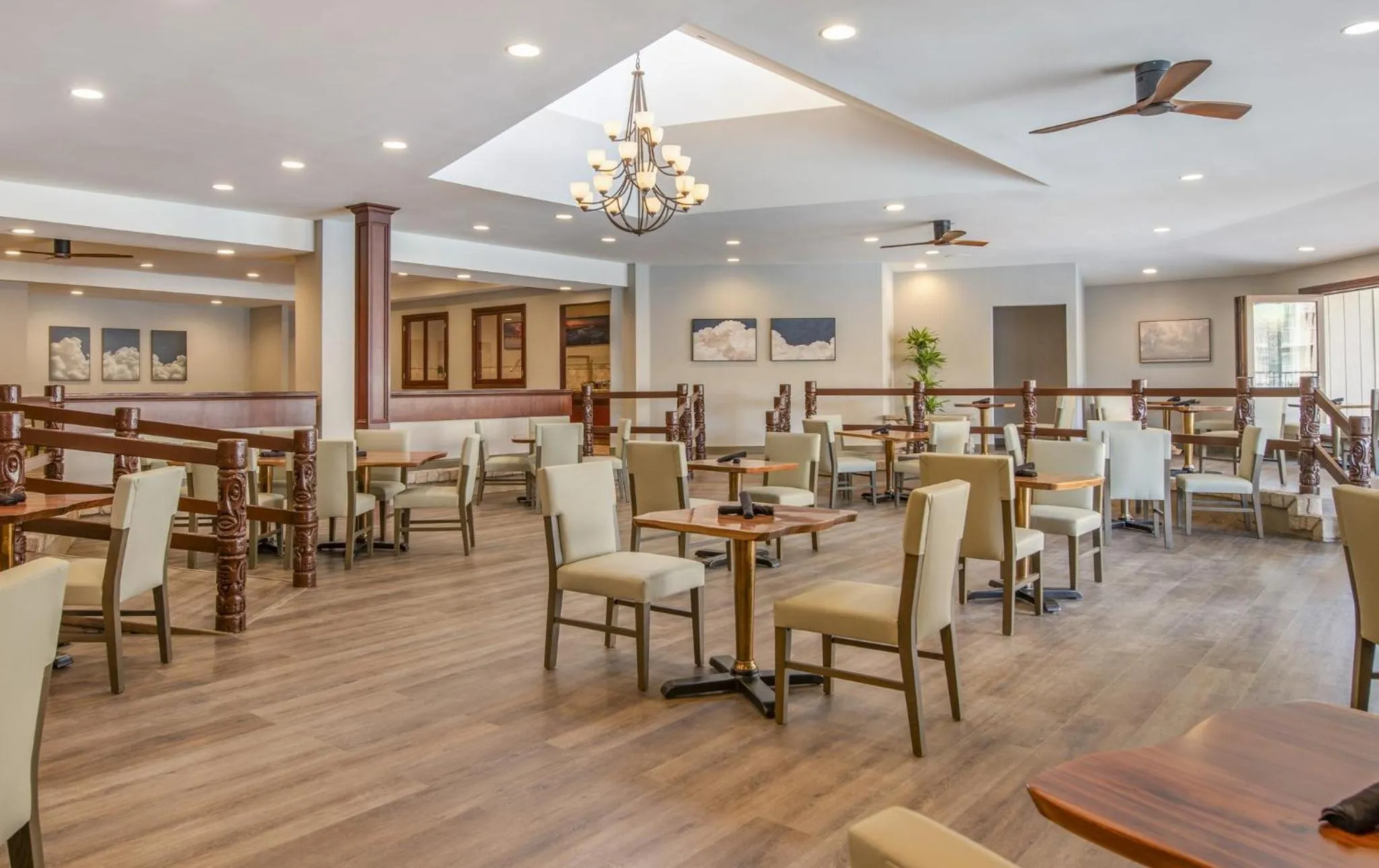 Restaurant/places to eat in Crowne Plaza San Diego - Mission Valley by IHG