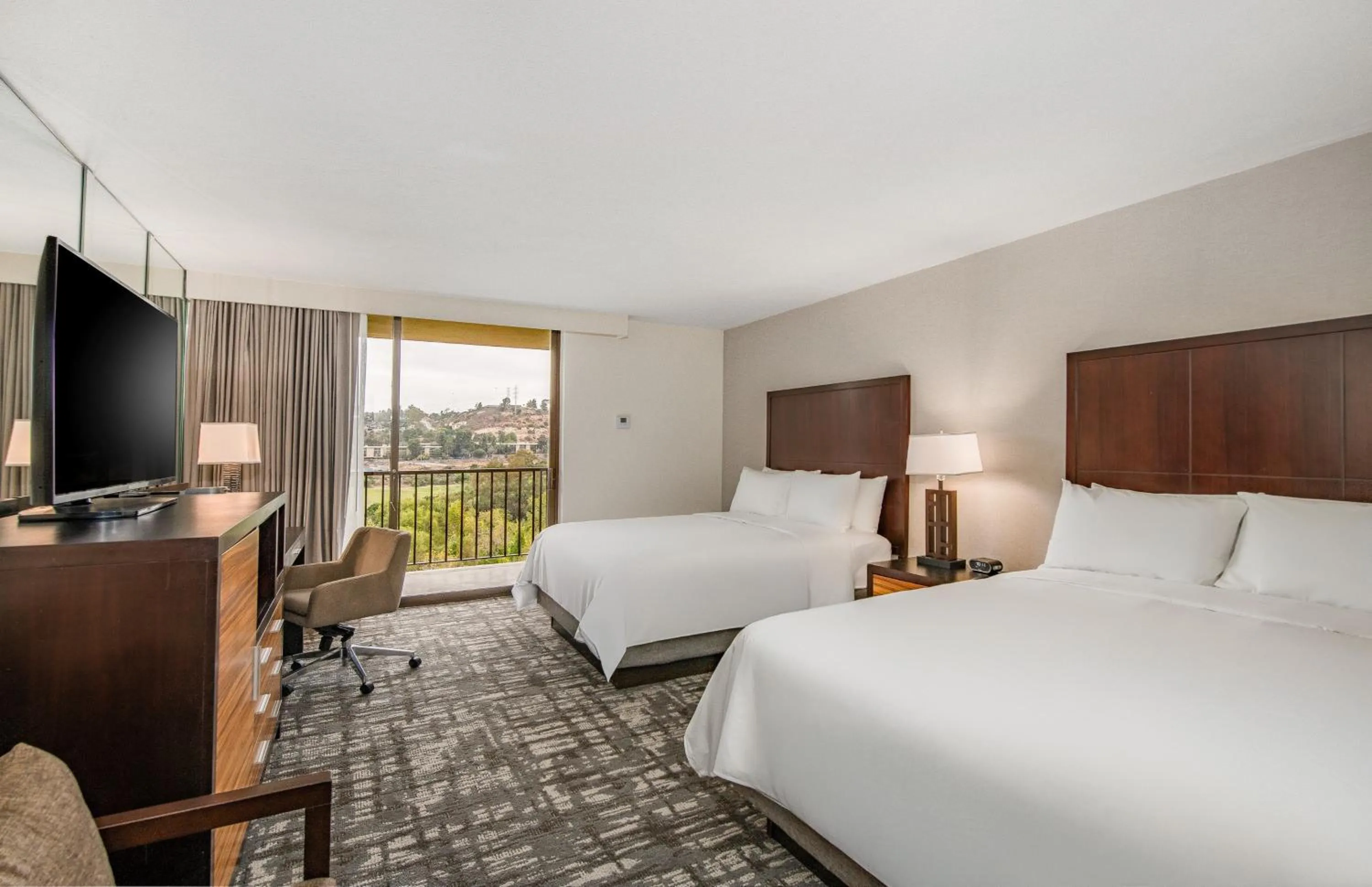 Photo of the whole room, Bed in Crowne Plaza San Diego - Mission Valley by IHG