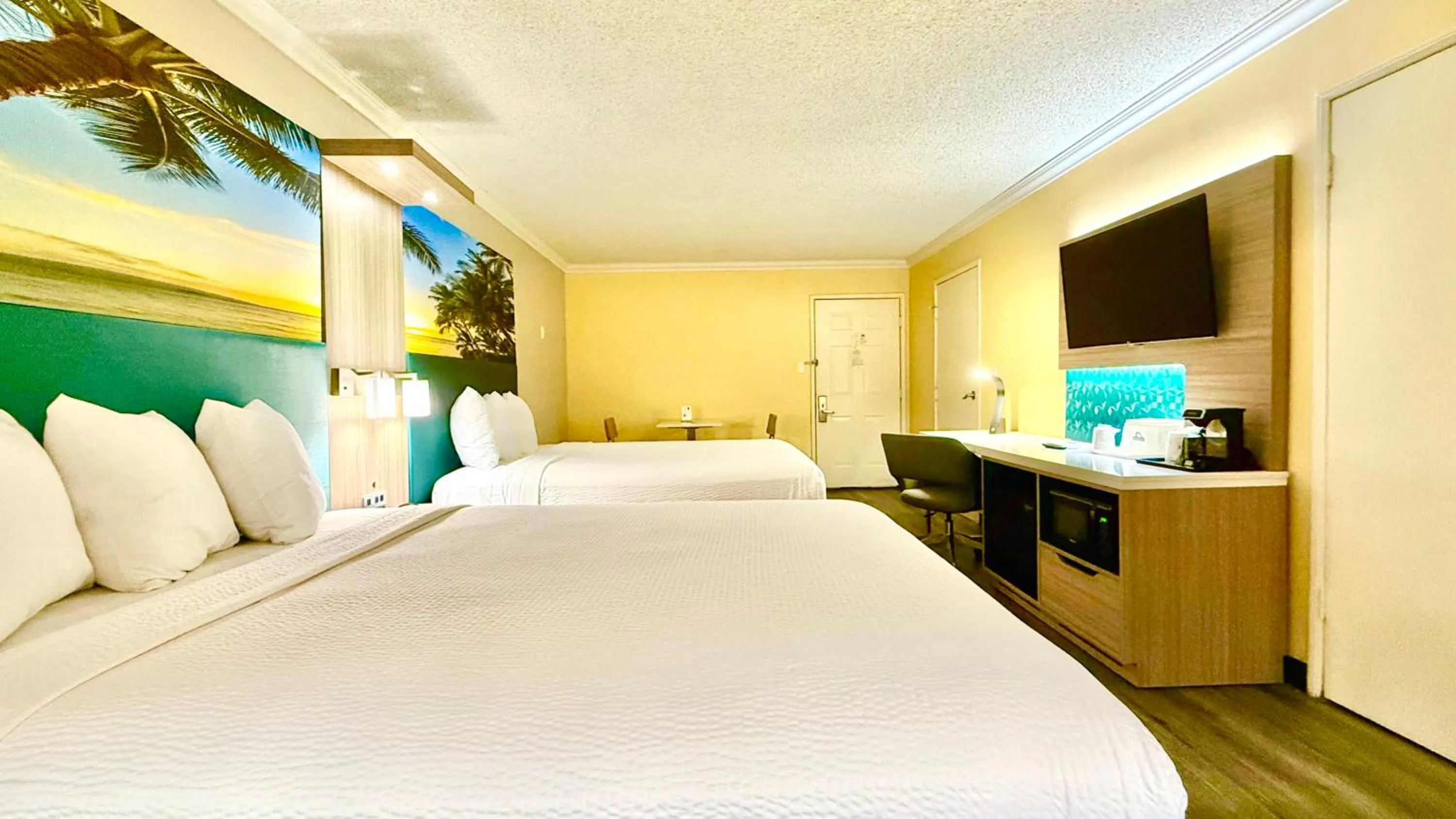 Bed in Days Inn by Wyndham Los Angeles Stadium Area LAX