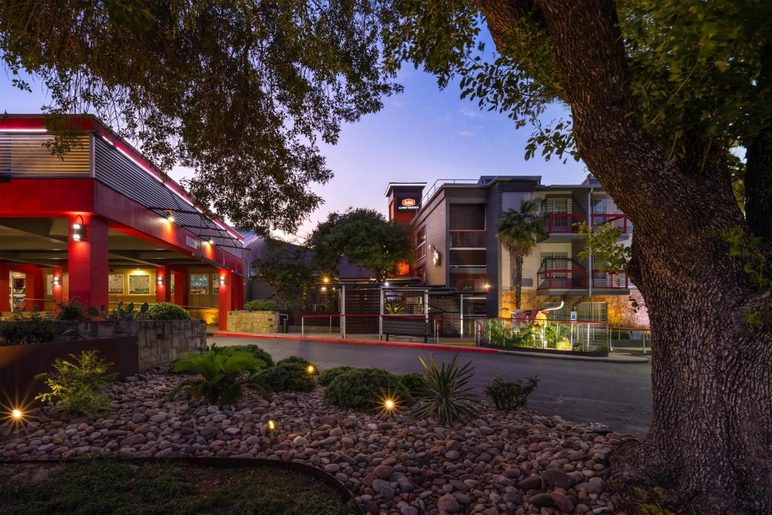 Property building in Aiden Austin City Hotel