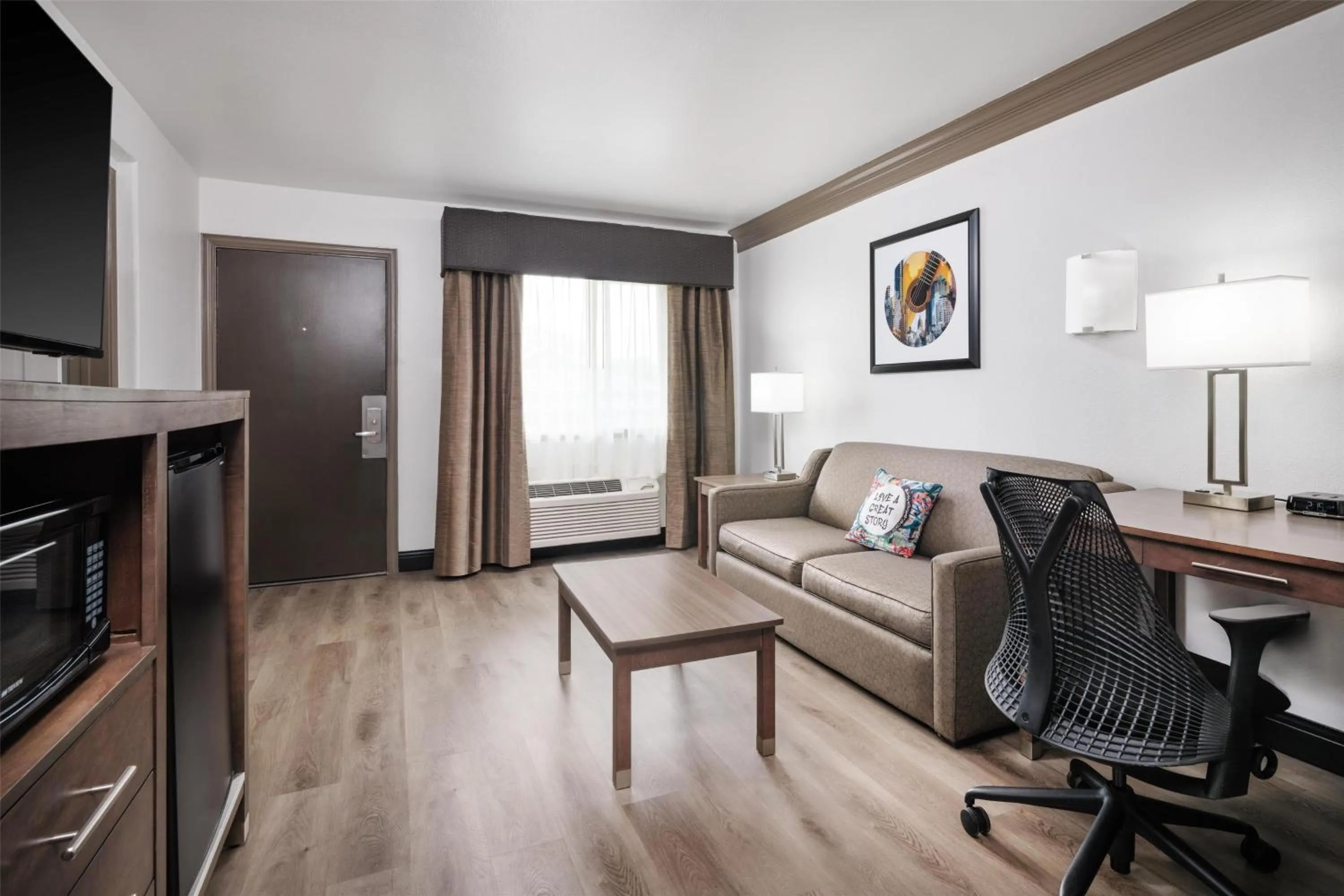 King Suite with Sofa Bed - Non-Smoking in Aiden Austin City Hotel