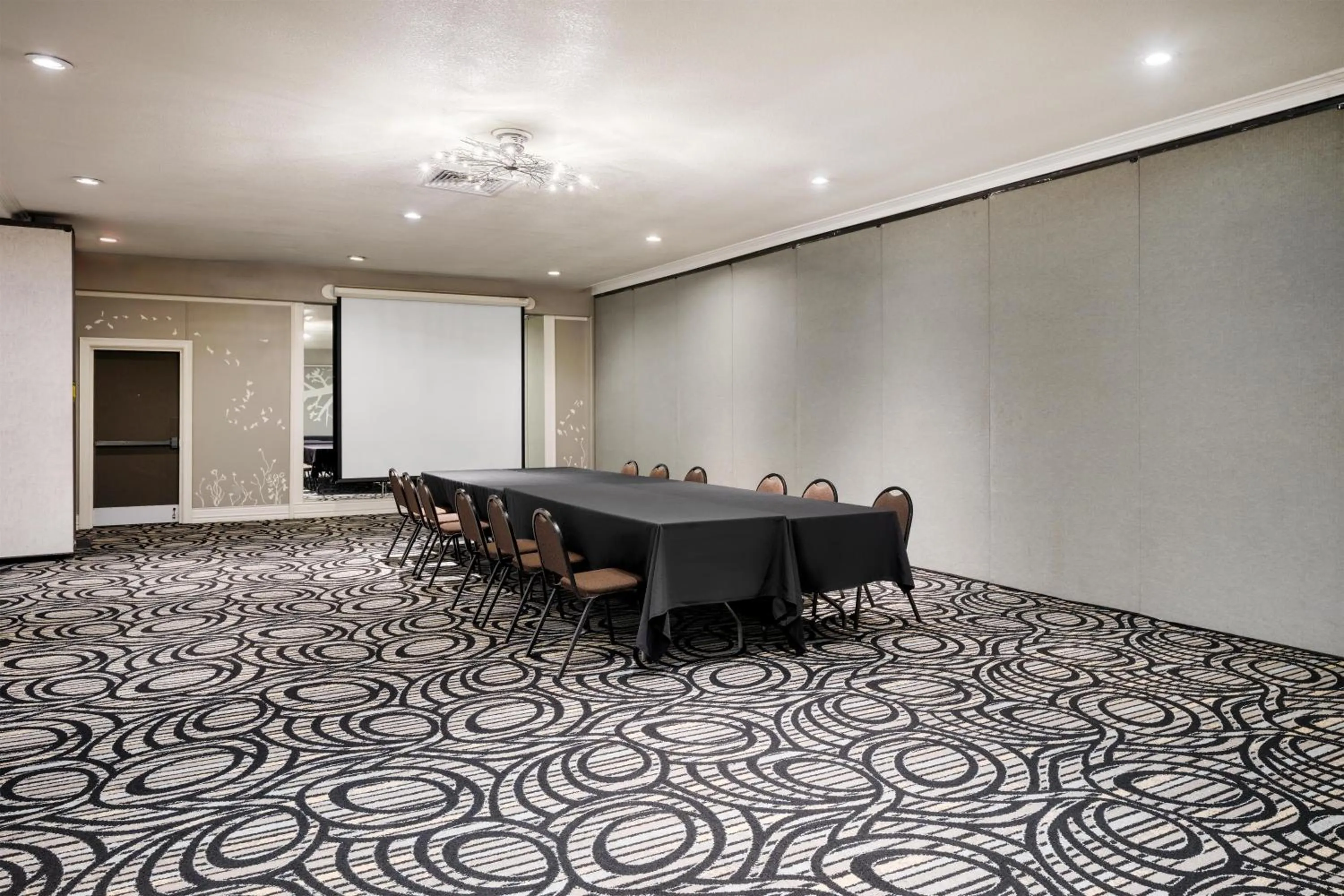 Meeting/conference room in Aiden Austin City Hotel