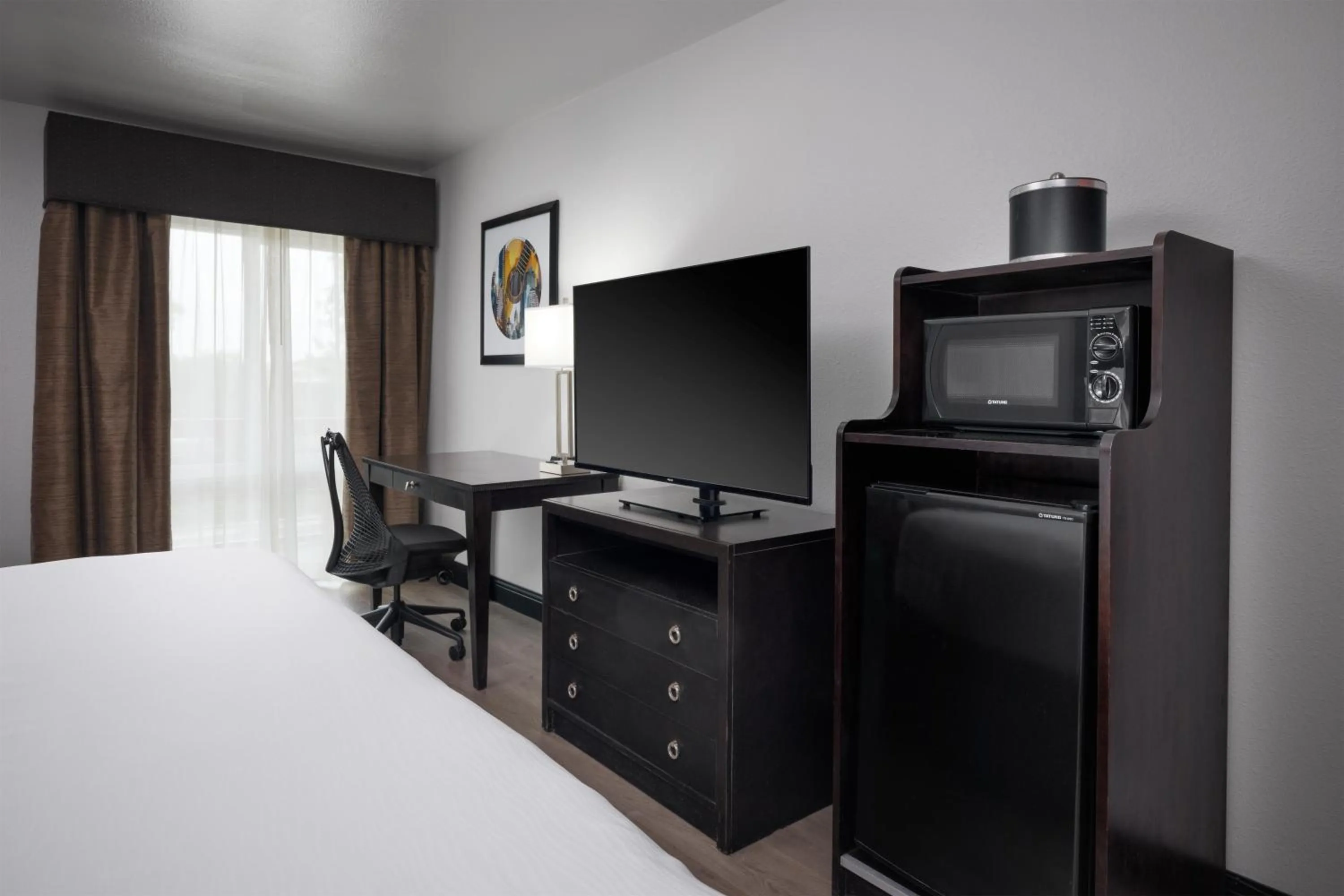 Bedroom, Bed in Aiden Austin City Hotel