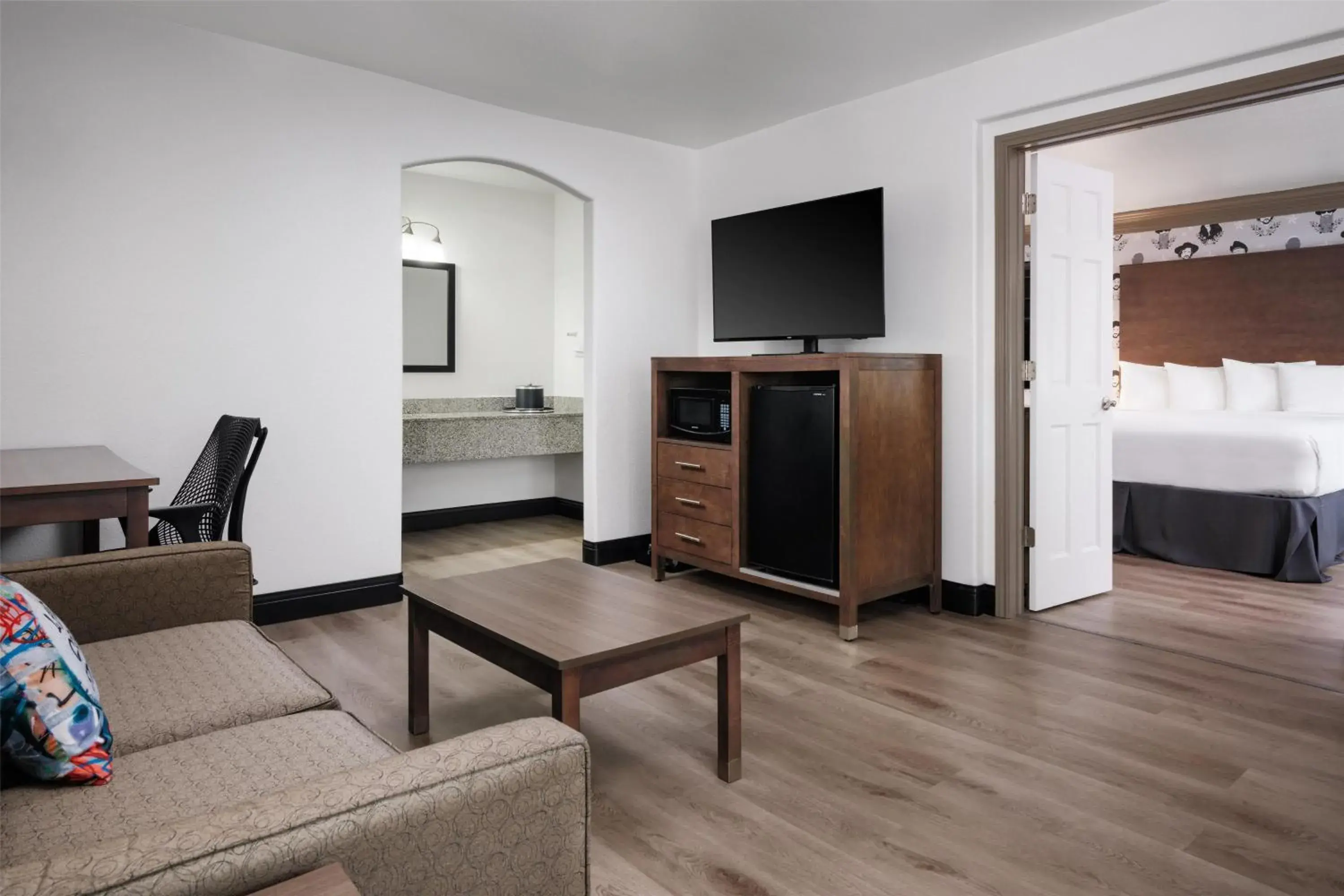 King Suite with Sofa Bed - Non-Smoking in Aiden Austin City Hotel King Suite with Sofa Bed - Non-Smoking in Aiden Austin City Hotel