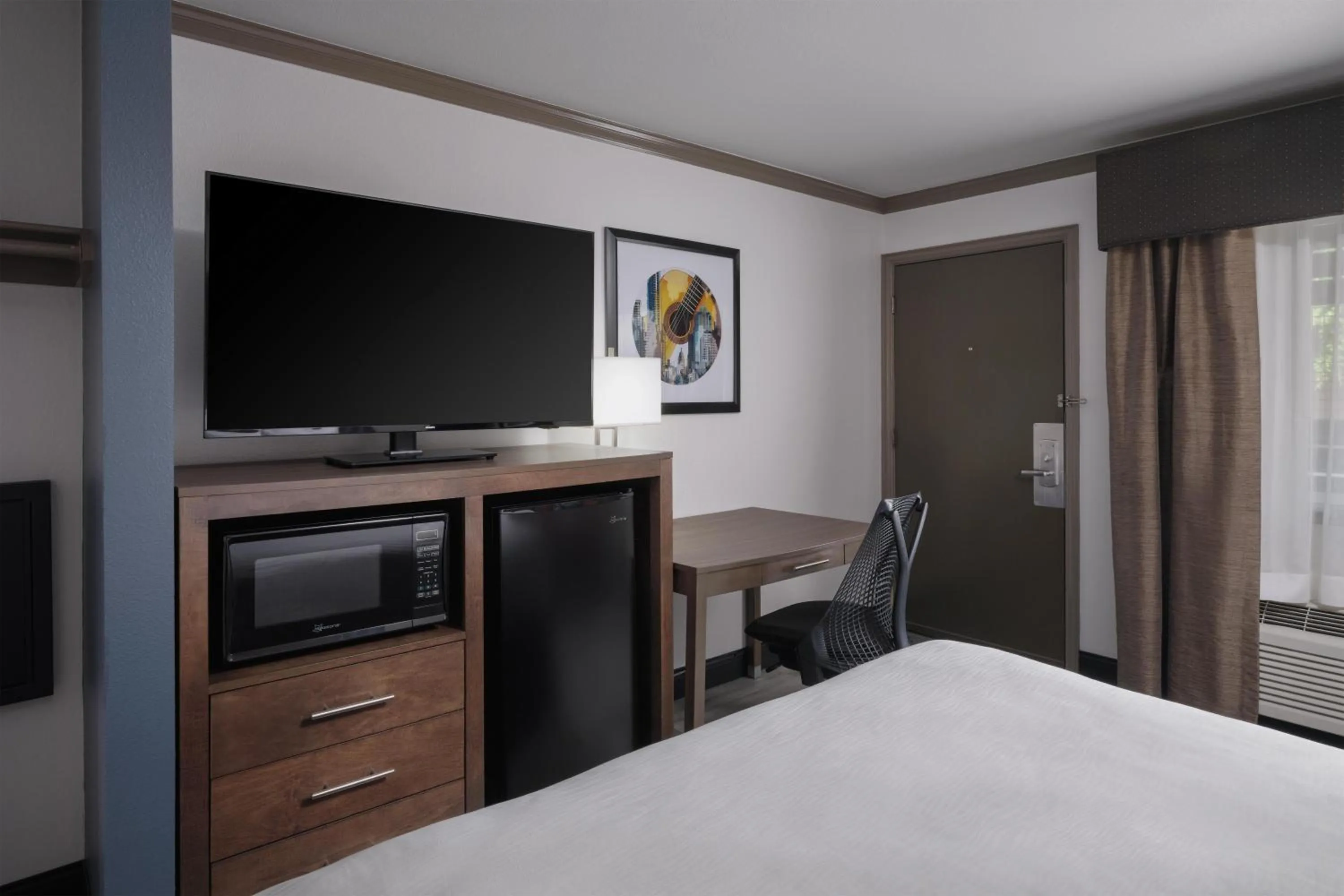 Bedroom, Bed in Aiden Austin City Hotel