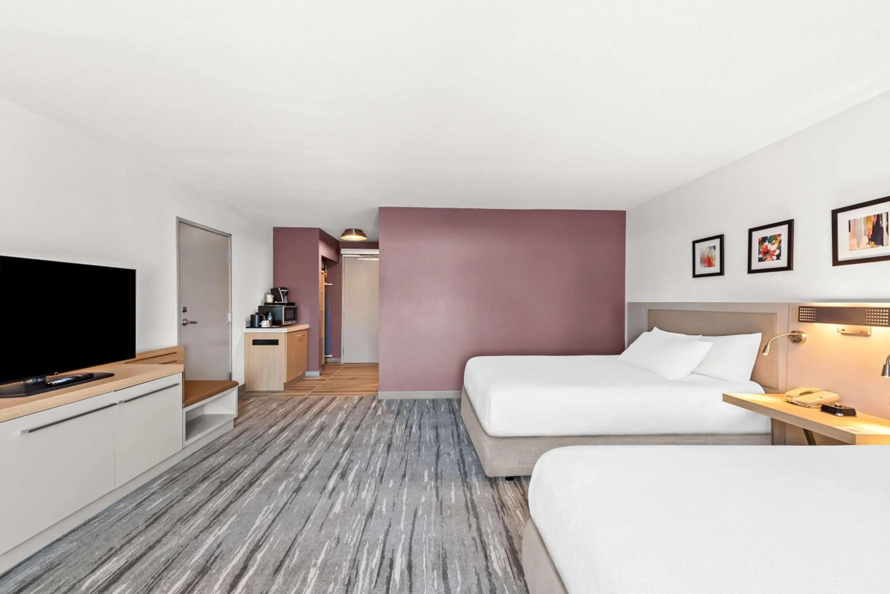 Bed in Hilton Garden Inn Seattle North/Everett