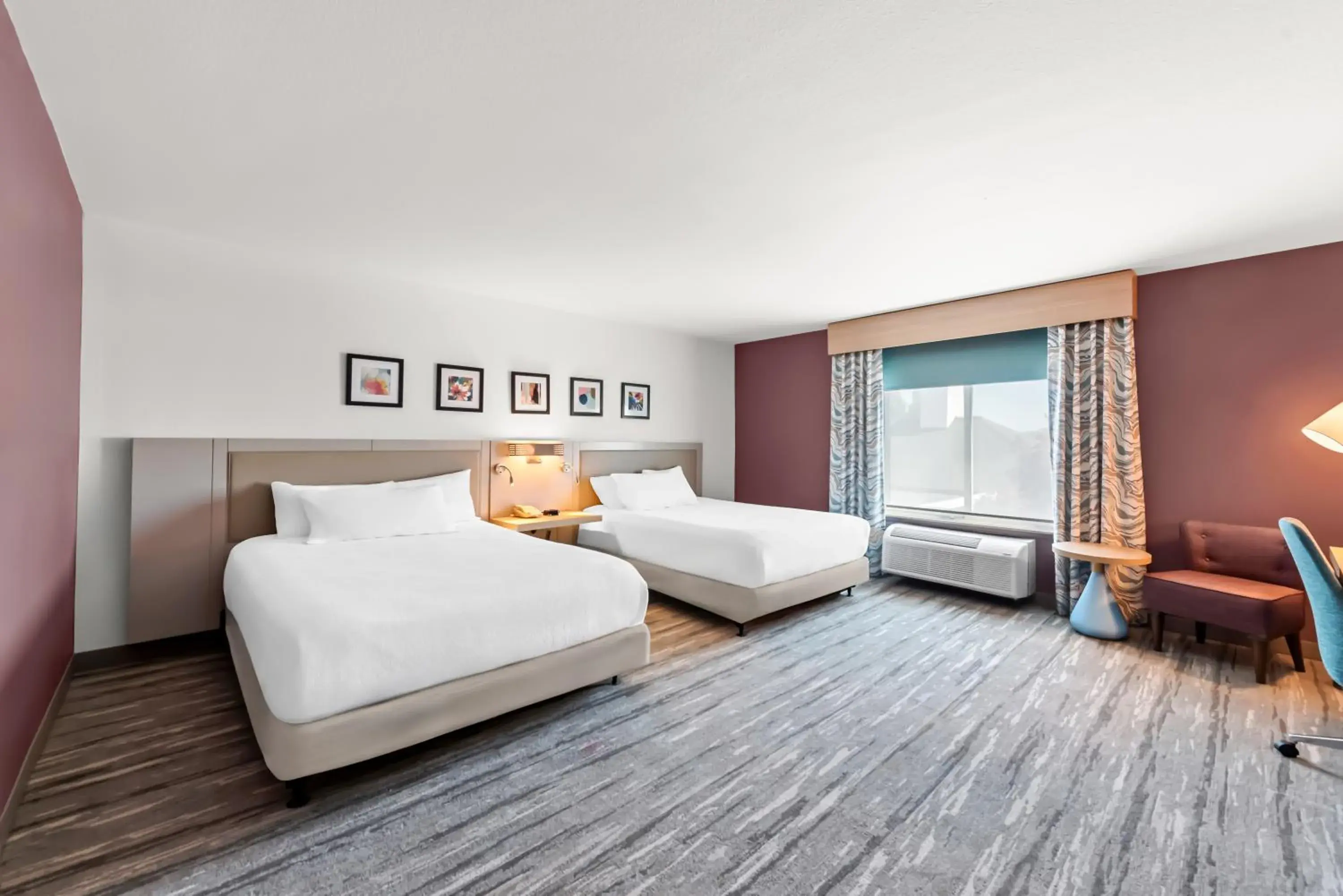 Premium Queen Room with Two Queen Beds in Hilton Garden Inn Seattle North/Everett Premium Queen Room with Two Queen Beds in Hilton Garden Inn Seattle North/Everett