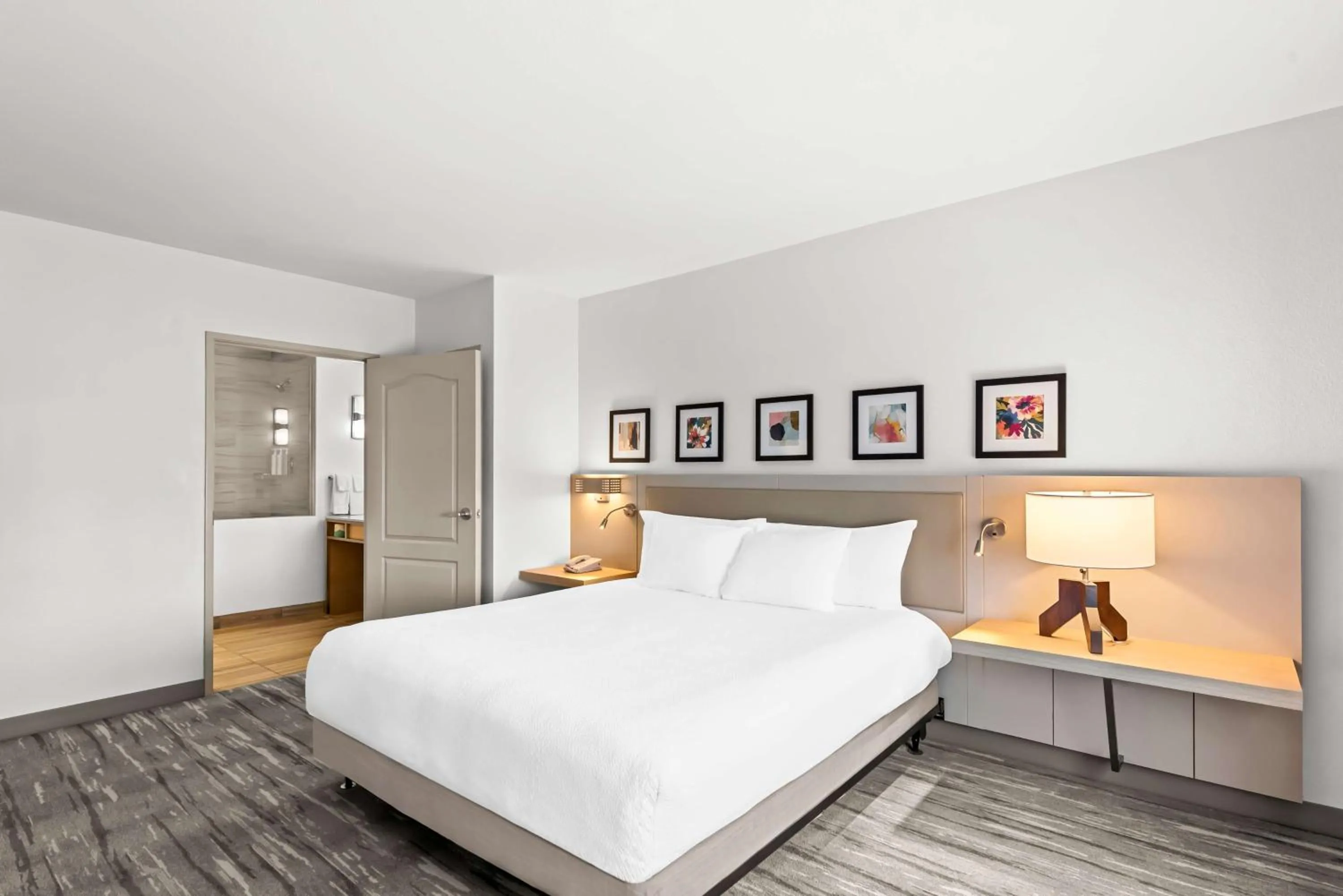 Bed in Hilton Garden Inn Seattle North/Everett