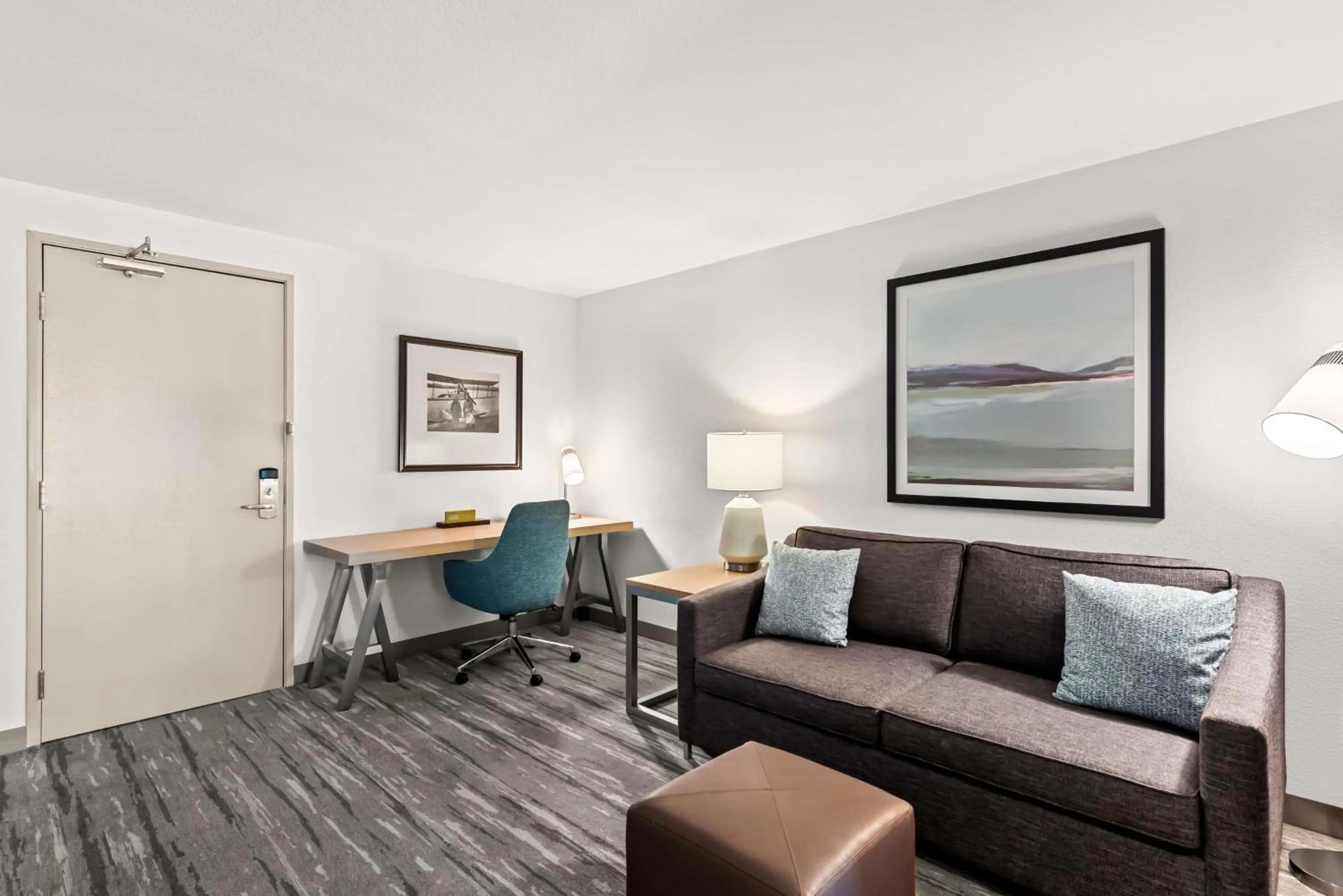 Living room in Hilton Garden Inn Seattle North/Everett