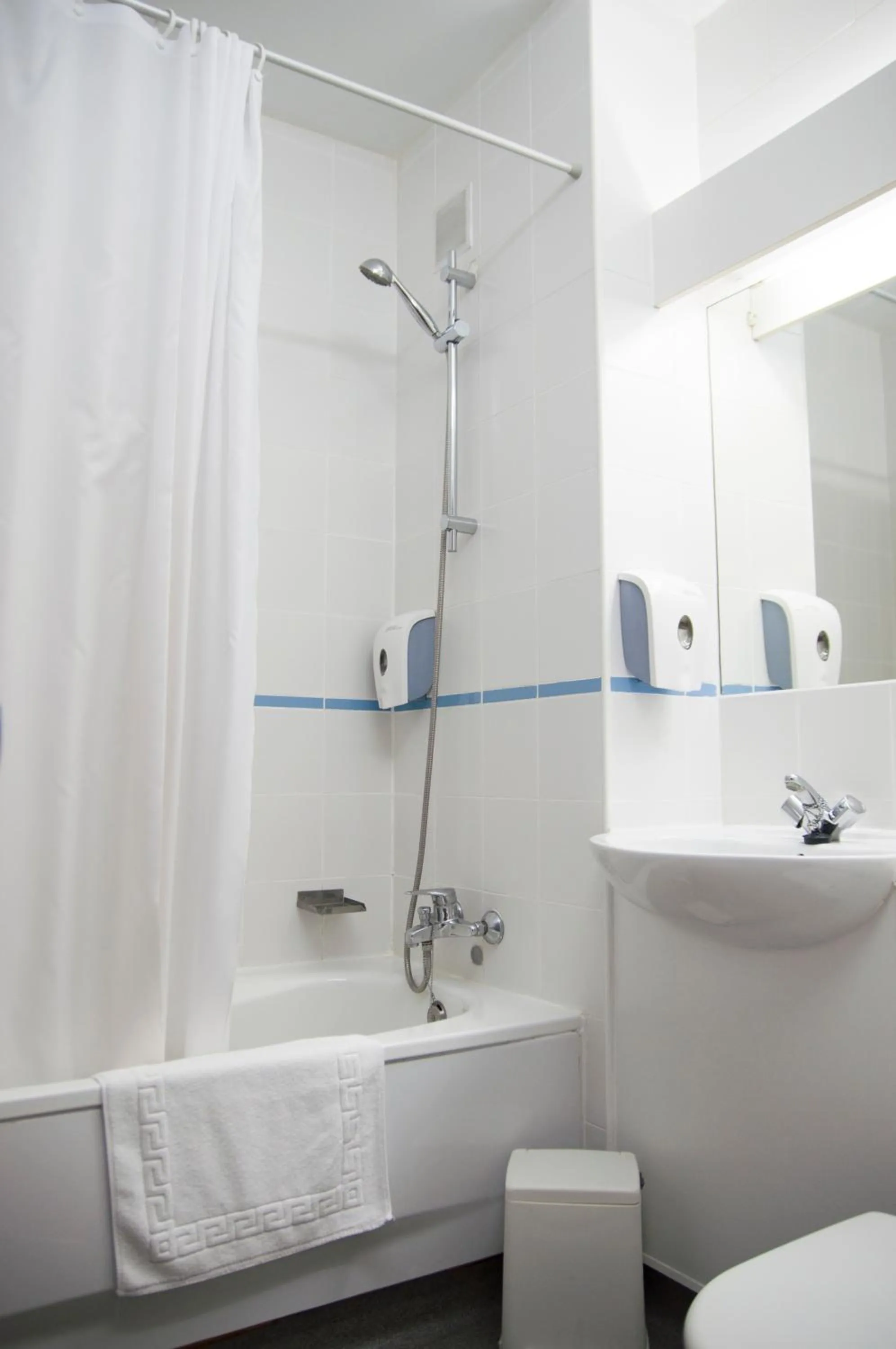 Bathroom in Hotel Aragón