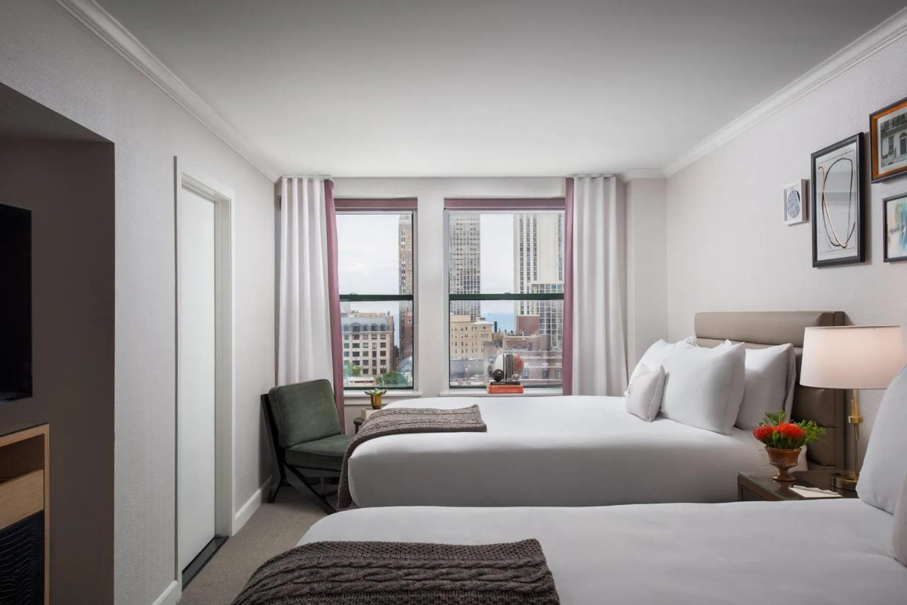 Bedroom, Bed in Claridge House Chicago, Tapestry Collection by Hilton