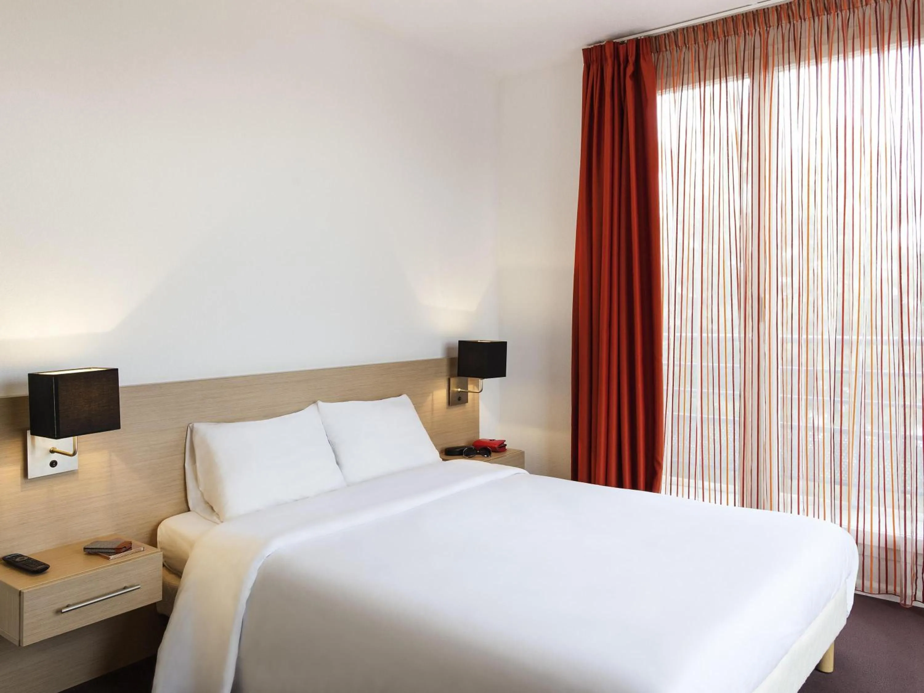 Property building, Bed in Aparthotel Adagio Access Saint Louis Bâle