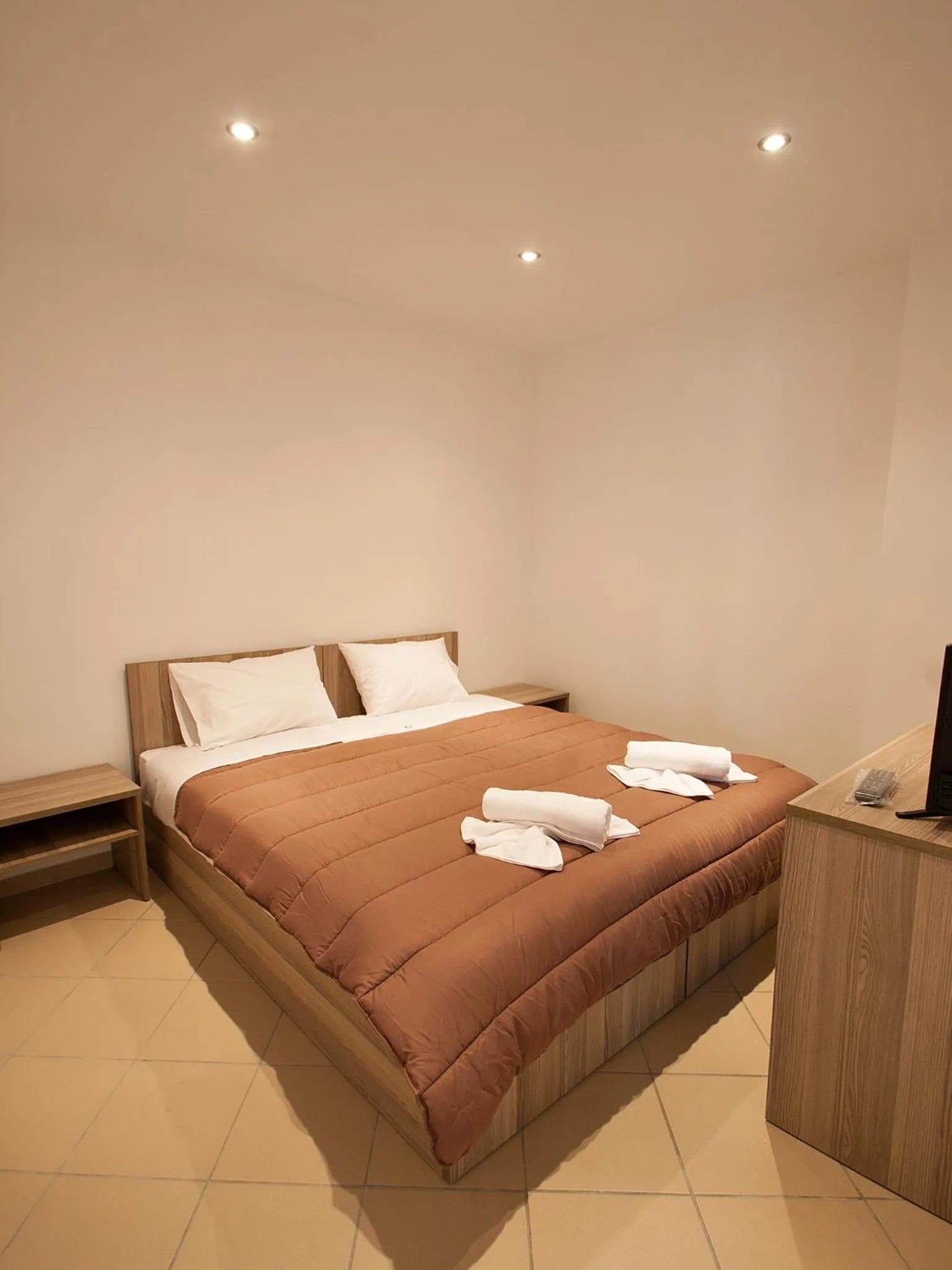 Bed in PINEAPPLE Skiathos