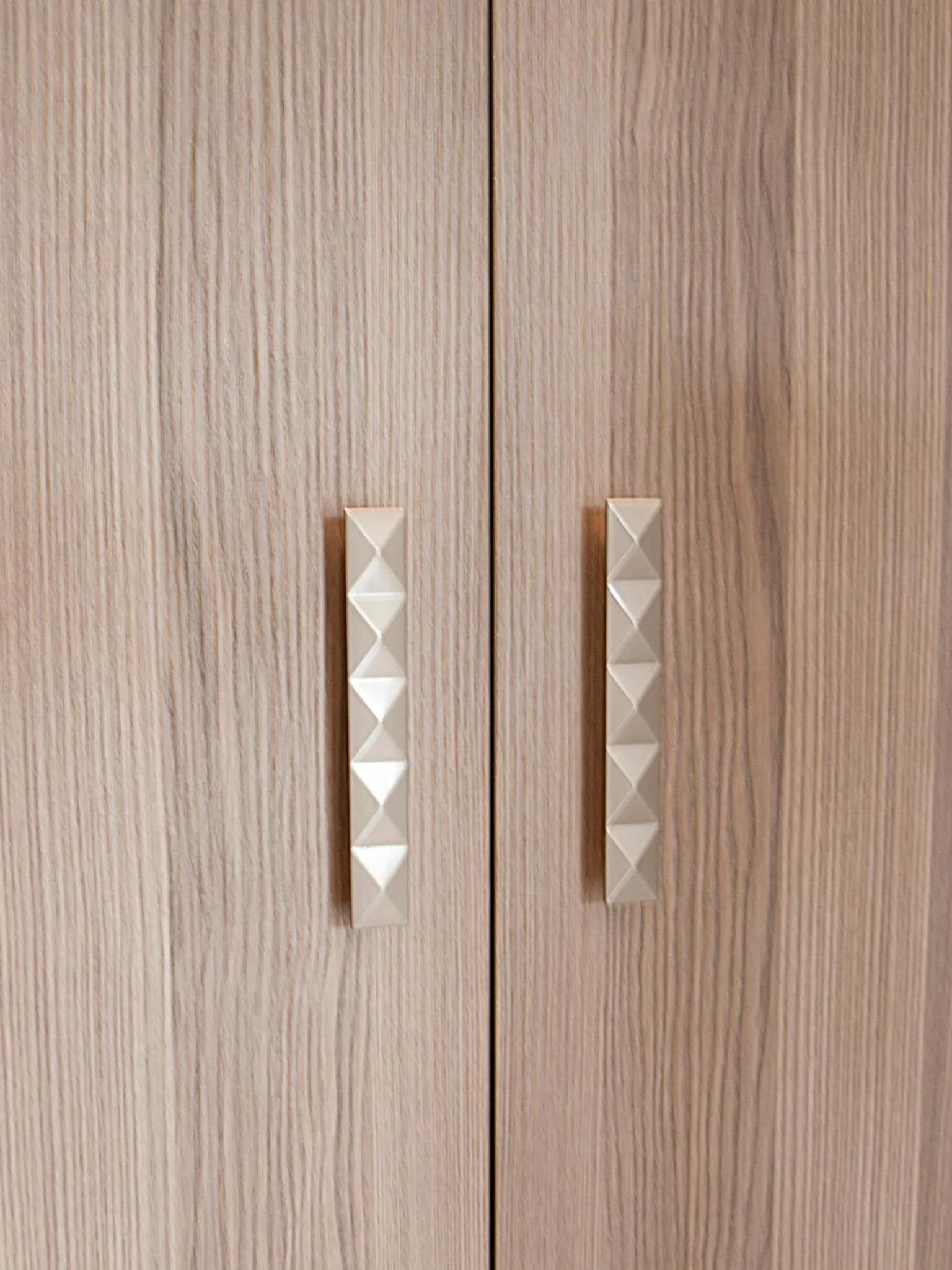 Decorative detail in PINEAPPLE Skiathos