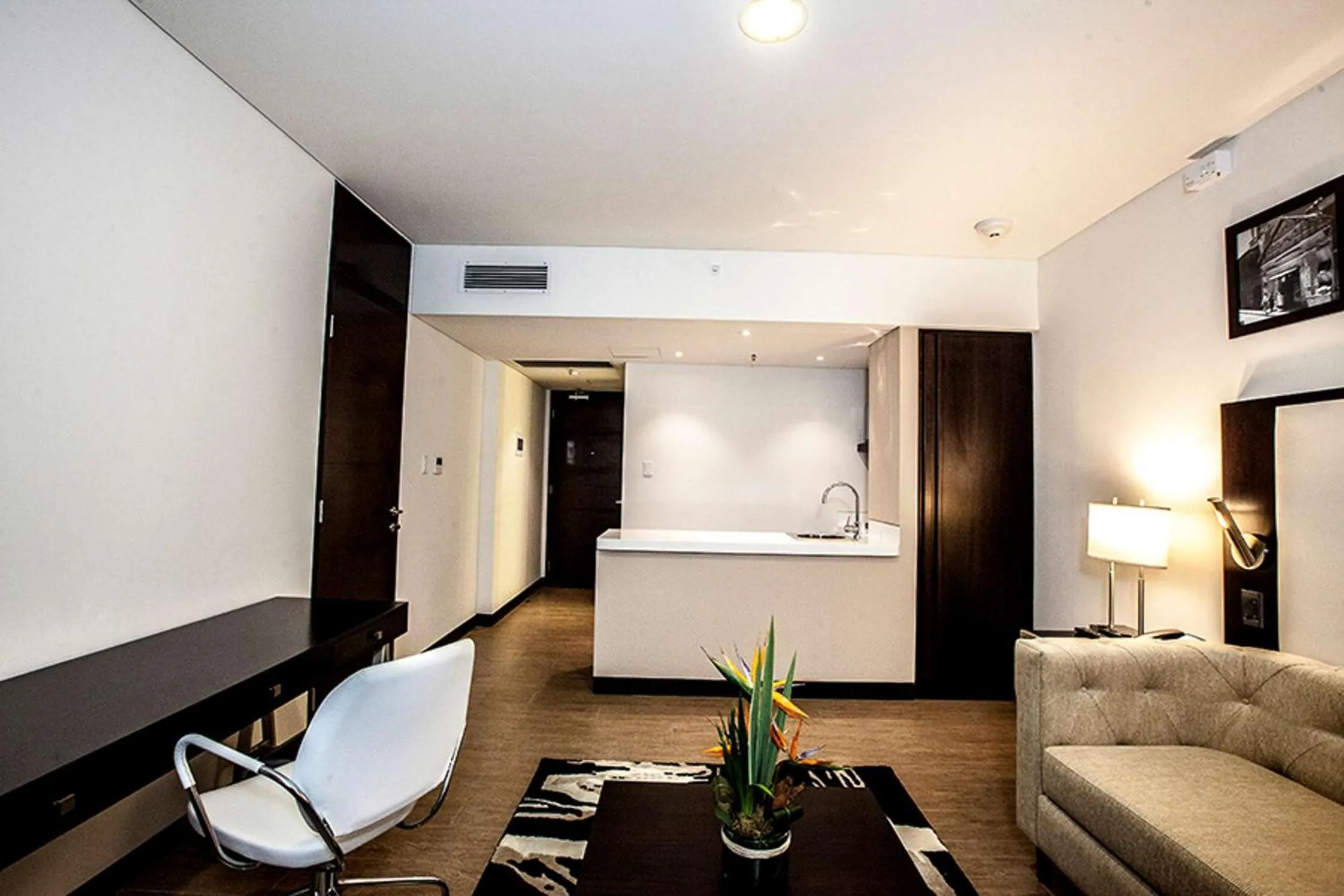 Bed in Hampton by Hilton Santa Cruz